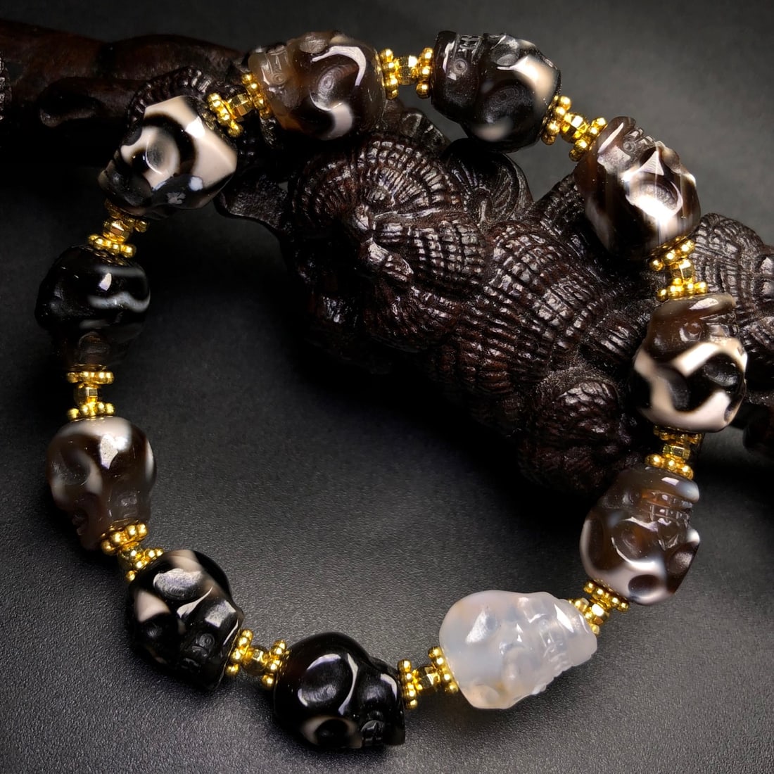 An Exquisite Dzi Bead Bracelets - 5