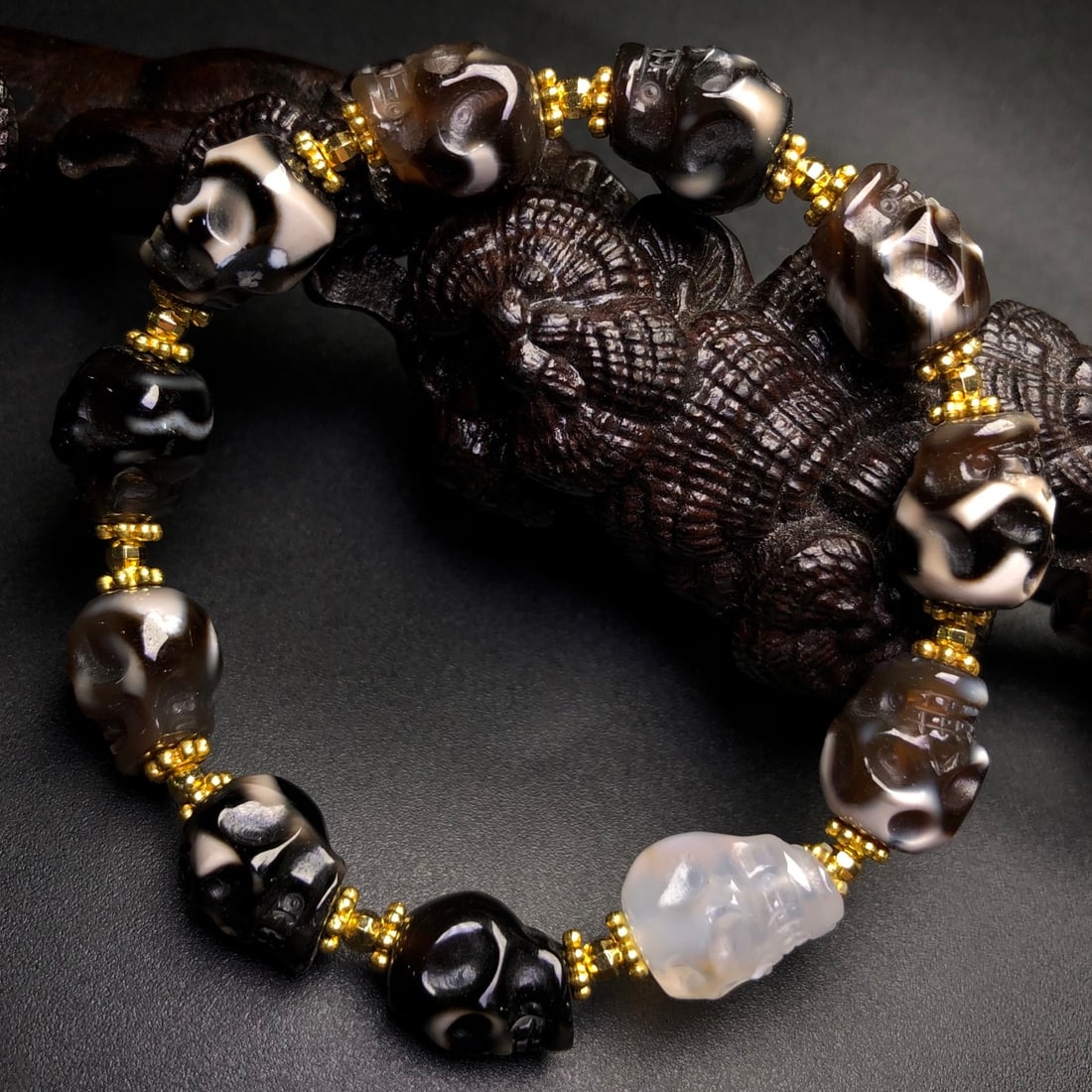 An Exquisite Dzi Bead Bracelets - 6