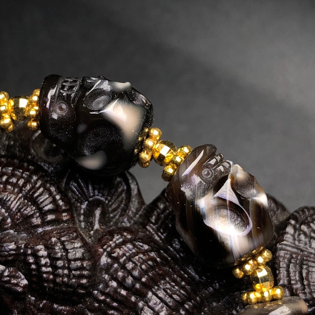 An Exquisite Dzi Bead Bracelets - 8