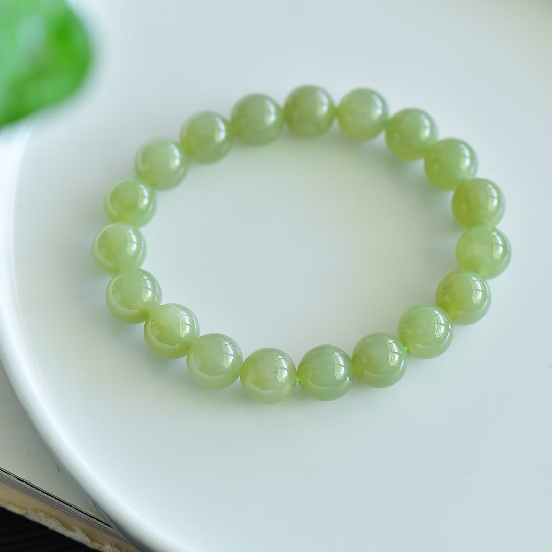 An Exquisite Greenish Jade Bracelets: An Exquisite Greenish Jade Bracelets,Size:10mm 青白玉手串