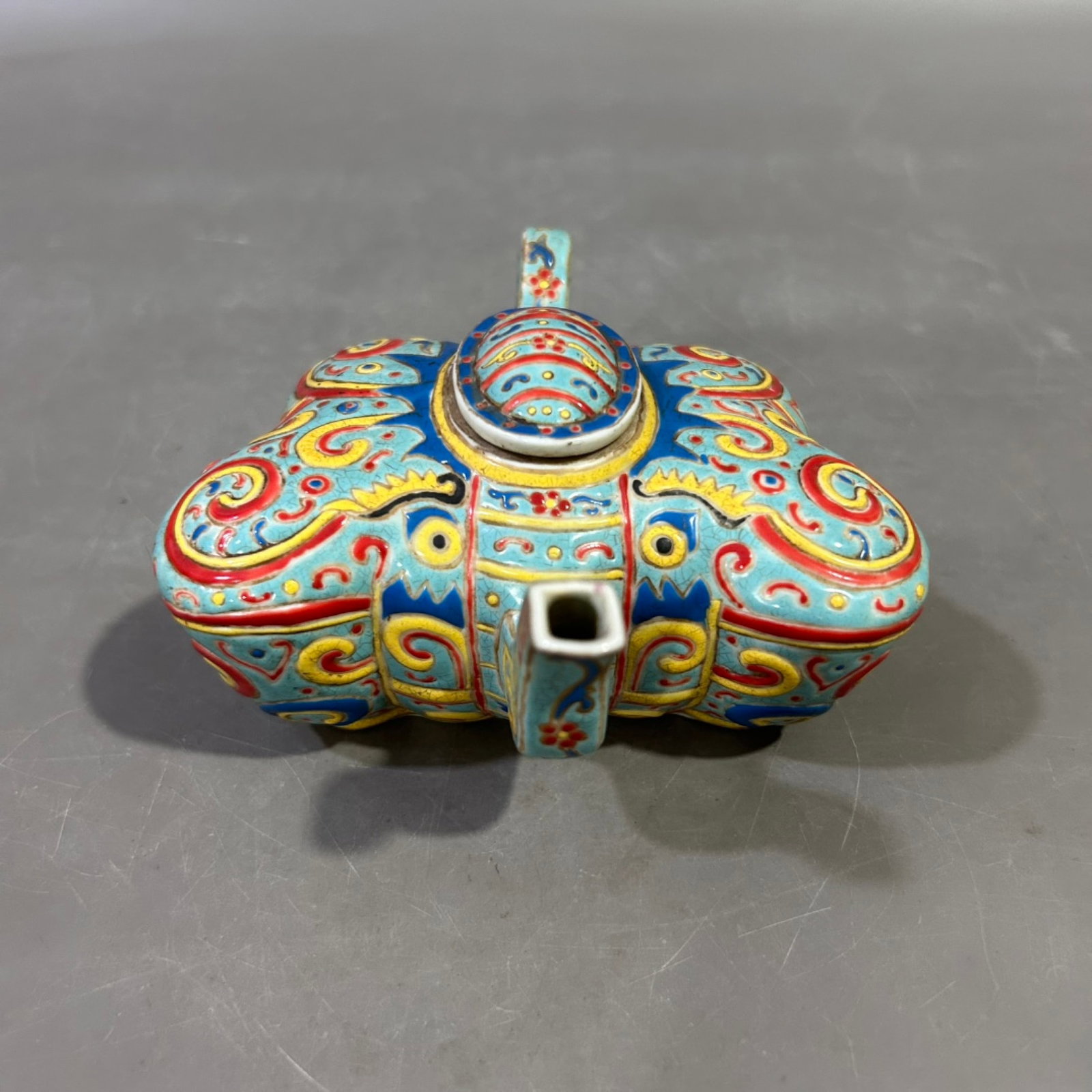 An Exquisite Enamel Flower Pattern Butterfly-Shaped Ewer: An Exquisite Enamel Flower Pattern Butterfly-Shaped Ewer,Qing Dynasty,China,Qianlong Six-character Mark,Size:3.1inx5.5in 珐琅彩花卉纹蝴蝶形执