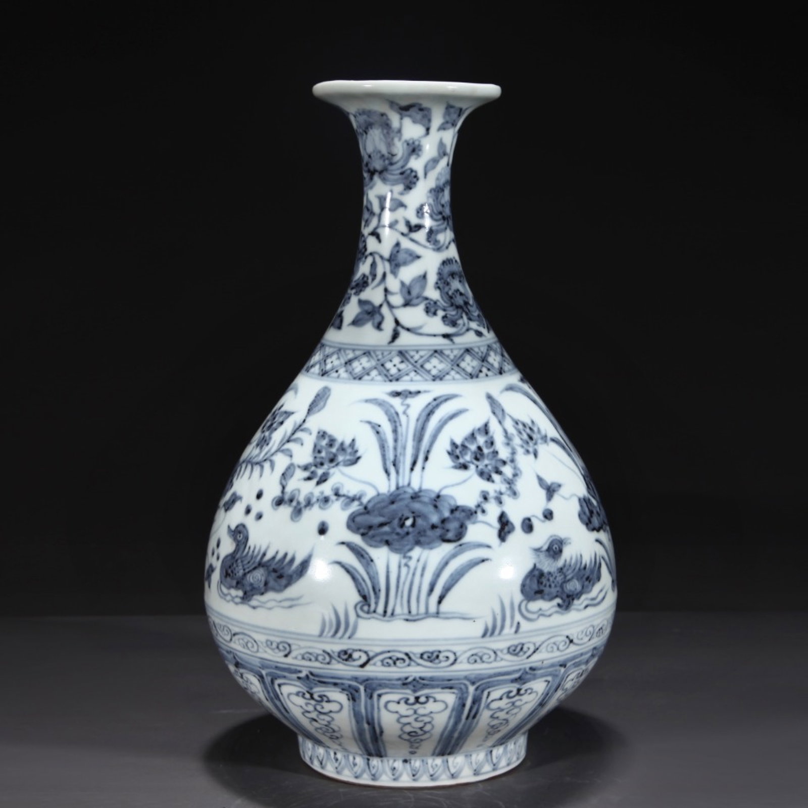A Rare Blue and White Lotus and Mandarin Duck Pattern Vase - 2
