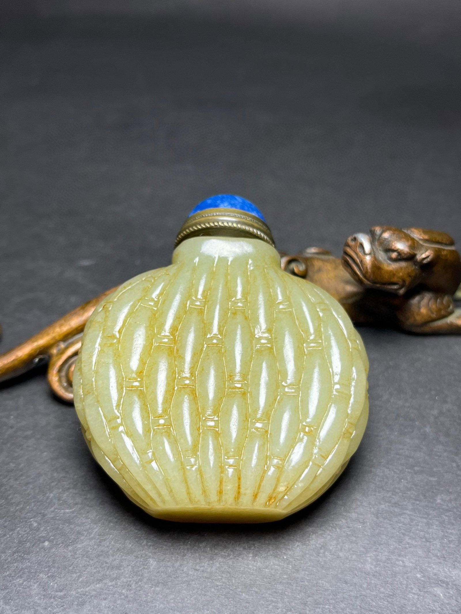 An Exquisite White Jade Bamboo Pattern Snuff Bottle: An Exquisite White Jade Bamboo Pattern Snuff Bottle,Qing Dynasty,China,Size:53mmx19mmx51mm,Weight:90g 白玉竹纹鼻烟壶,中国清代