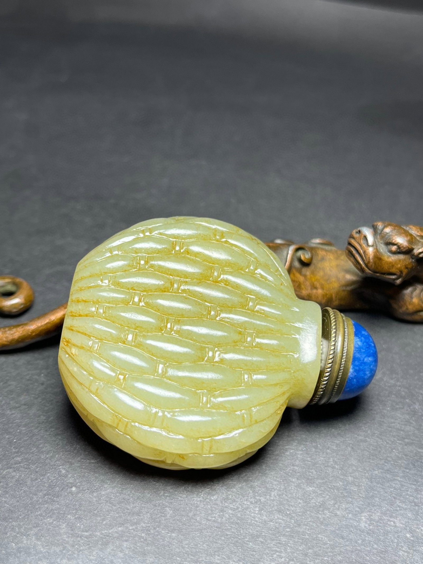 An Exquisite White Jade Bamboo Pattern Snuff Bottle - 2