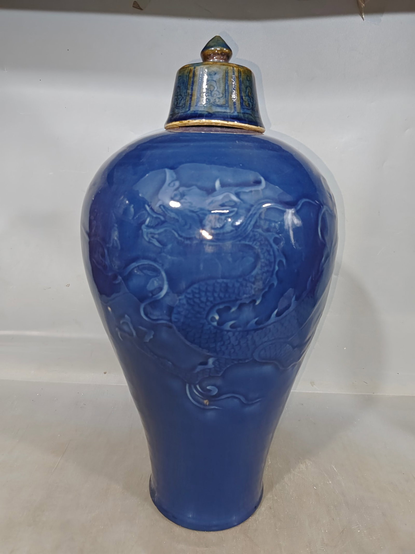 A Huge Blue Glazed Dragon Pattern Bottle (1 of 7)