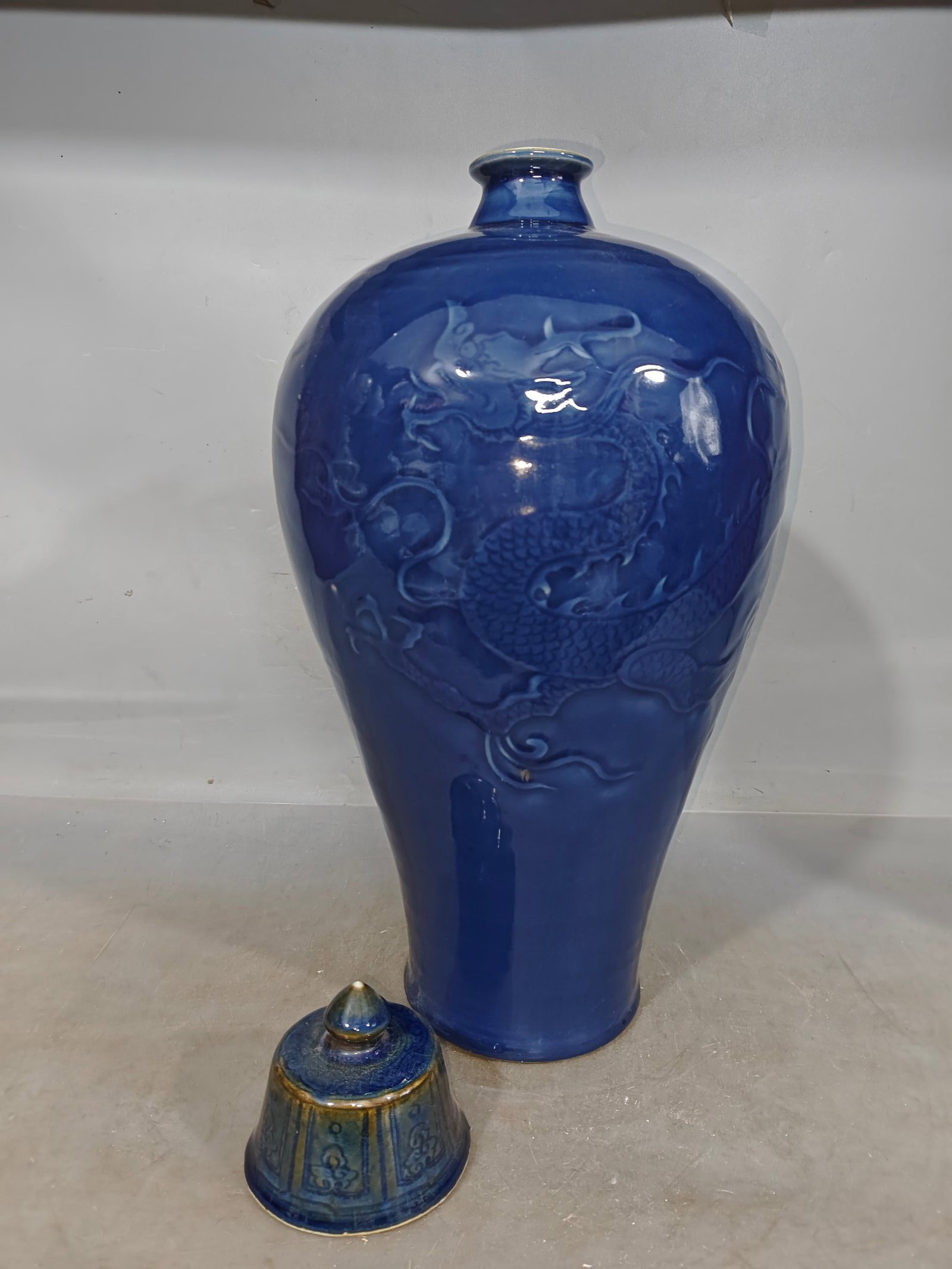 A Huge Blue Glazed Dragon Pattern Bottle - 3