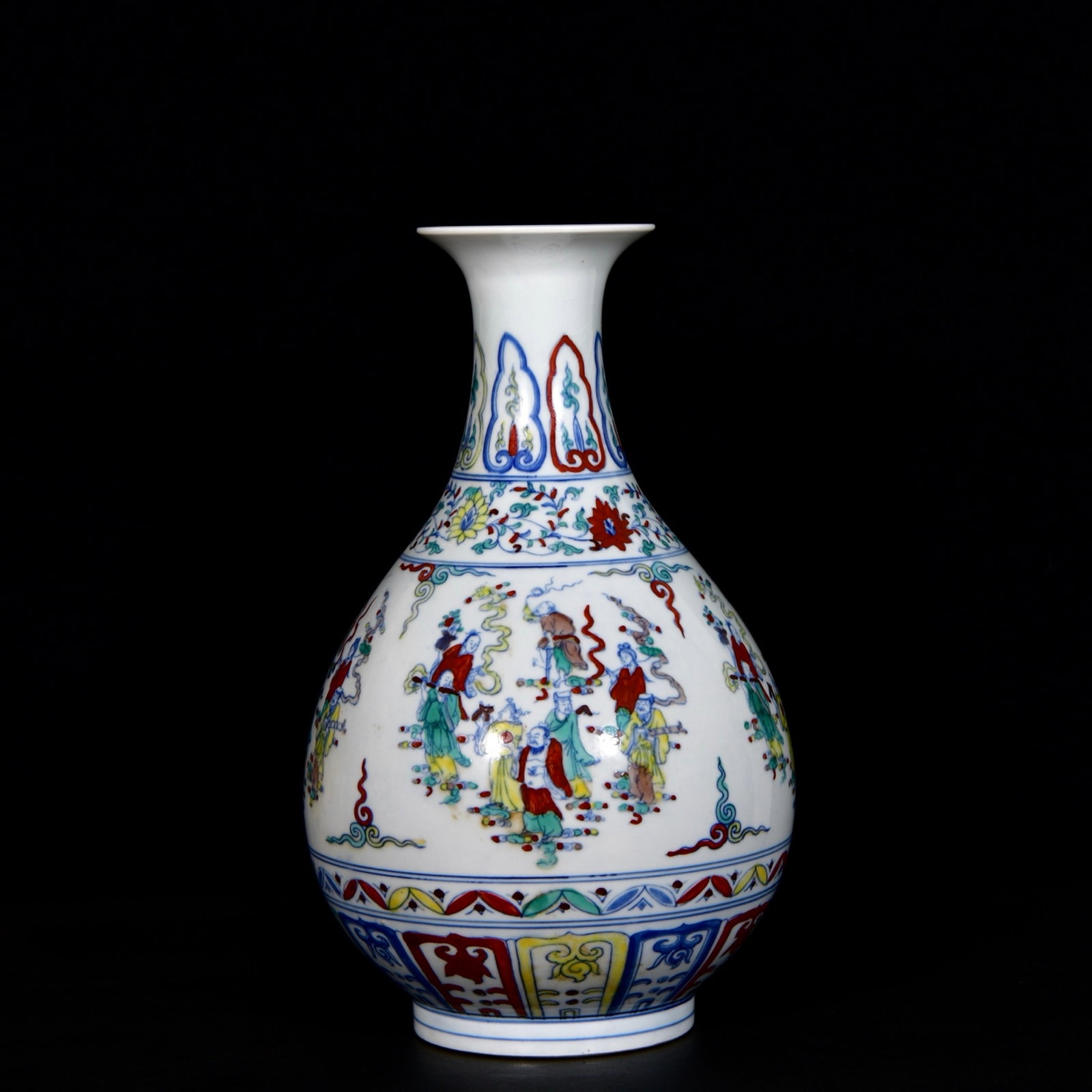 A Rare Doucai Auspicious Cloud and Figure Pattern Vase: A Rare Doucai Auspicious Cloud and Figure Pattern Vase,Ming Dynasty, China,Chenghua Six-character Mark,Size:13.8inx8.3in 斗彩祥云人物纹瓶,中ࢲ