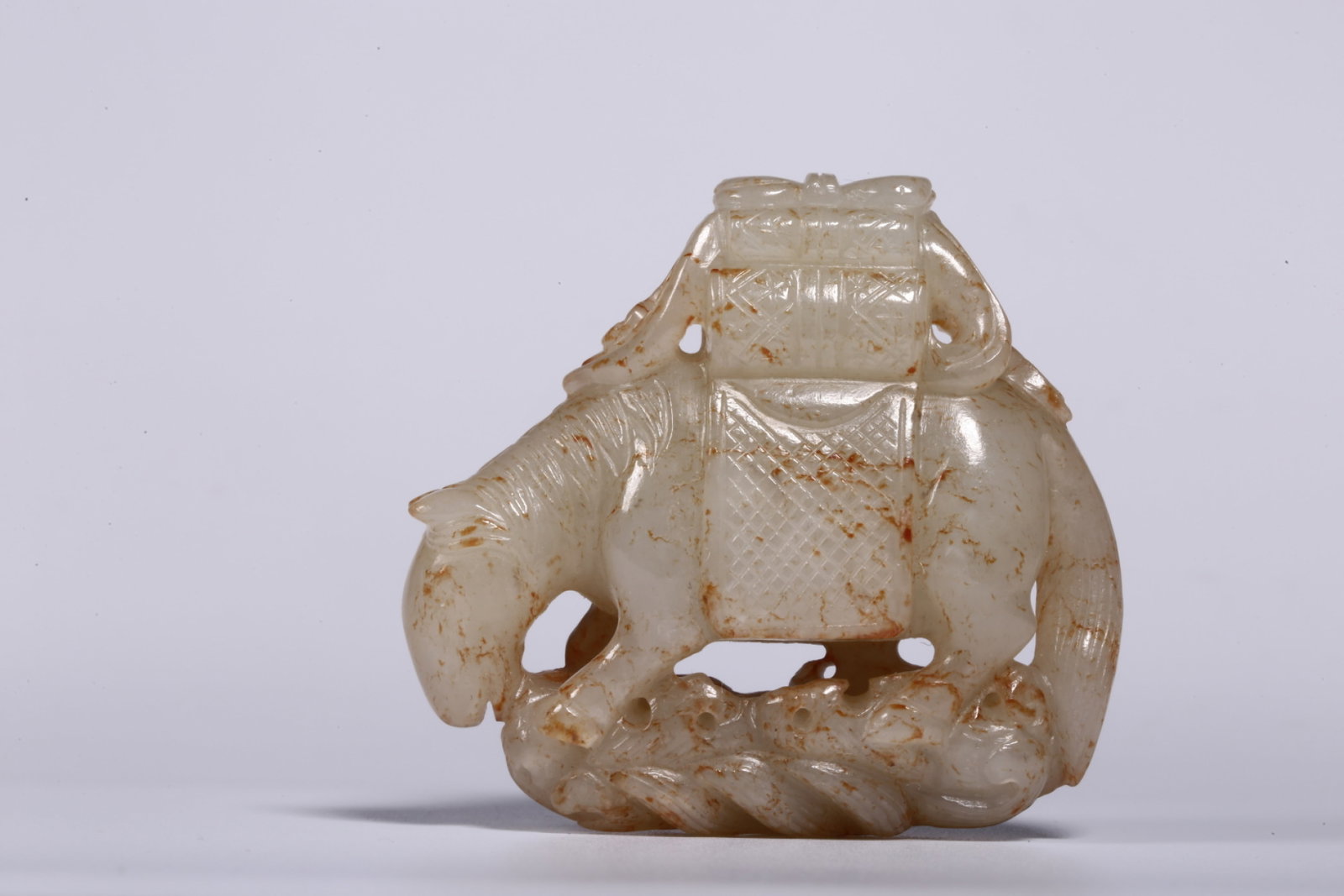 An Exquisite White Jade Horse Ornament: An Exquisite White Jade Horse Ornament,Qing Dynasty,China,Size:2.2inx0.8inx2in,Weight:66.8g 白玉马摆件，中国清代
