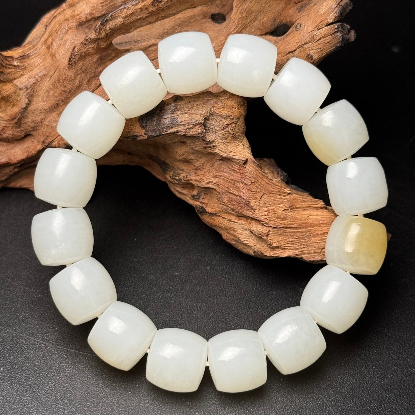 An Exquisite White Jade Bracelets - 2