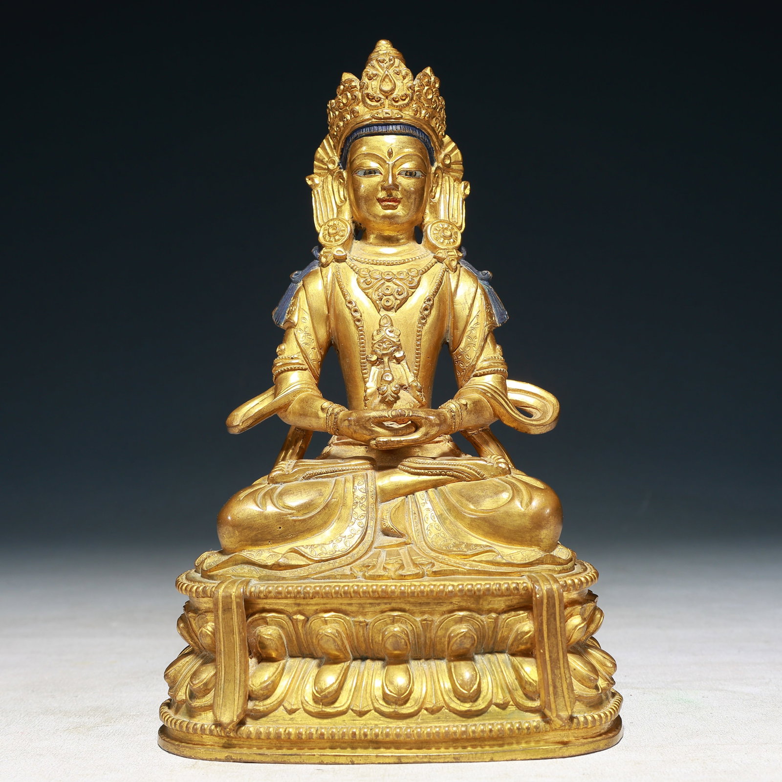 A Solemn Gilt Bronze Statue of Tara: A Solemn Gilt Bronze Statue of Tara,Qing Dynasty,China,Size:5.3inx3.7inx8.7in,Weight:2000g 铜鎏金度母像,中国清代