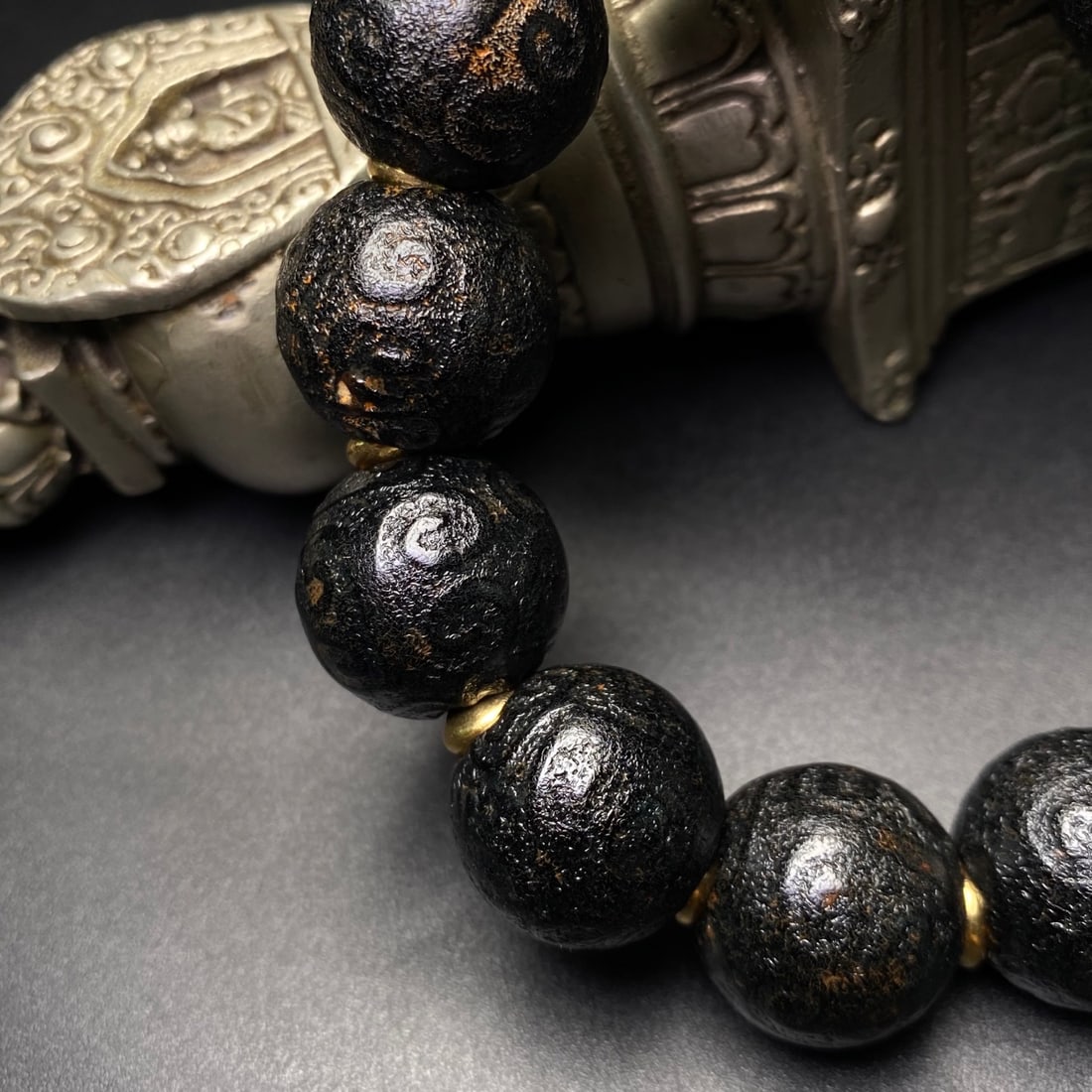 An Exquisite Agate Bracelets - 9