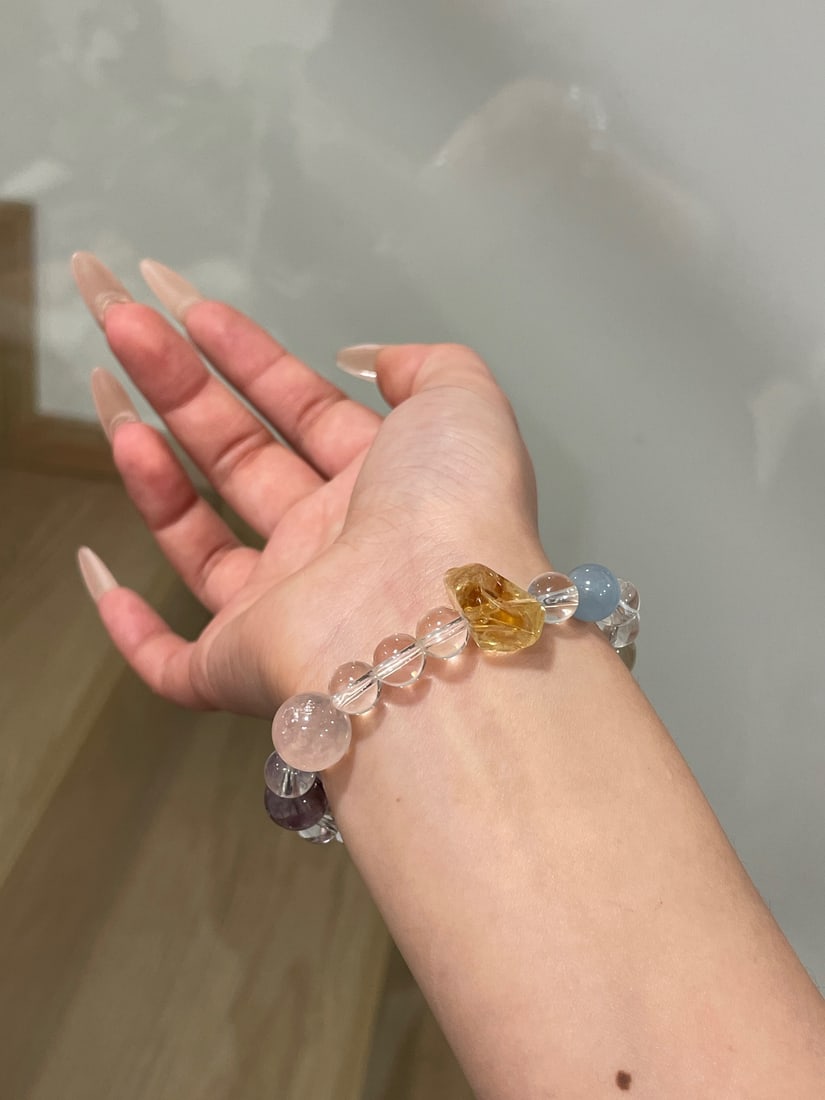 An Exquisite Crystal Bracelets - 2