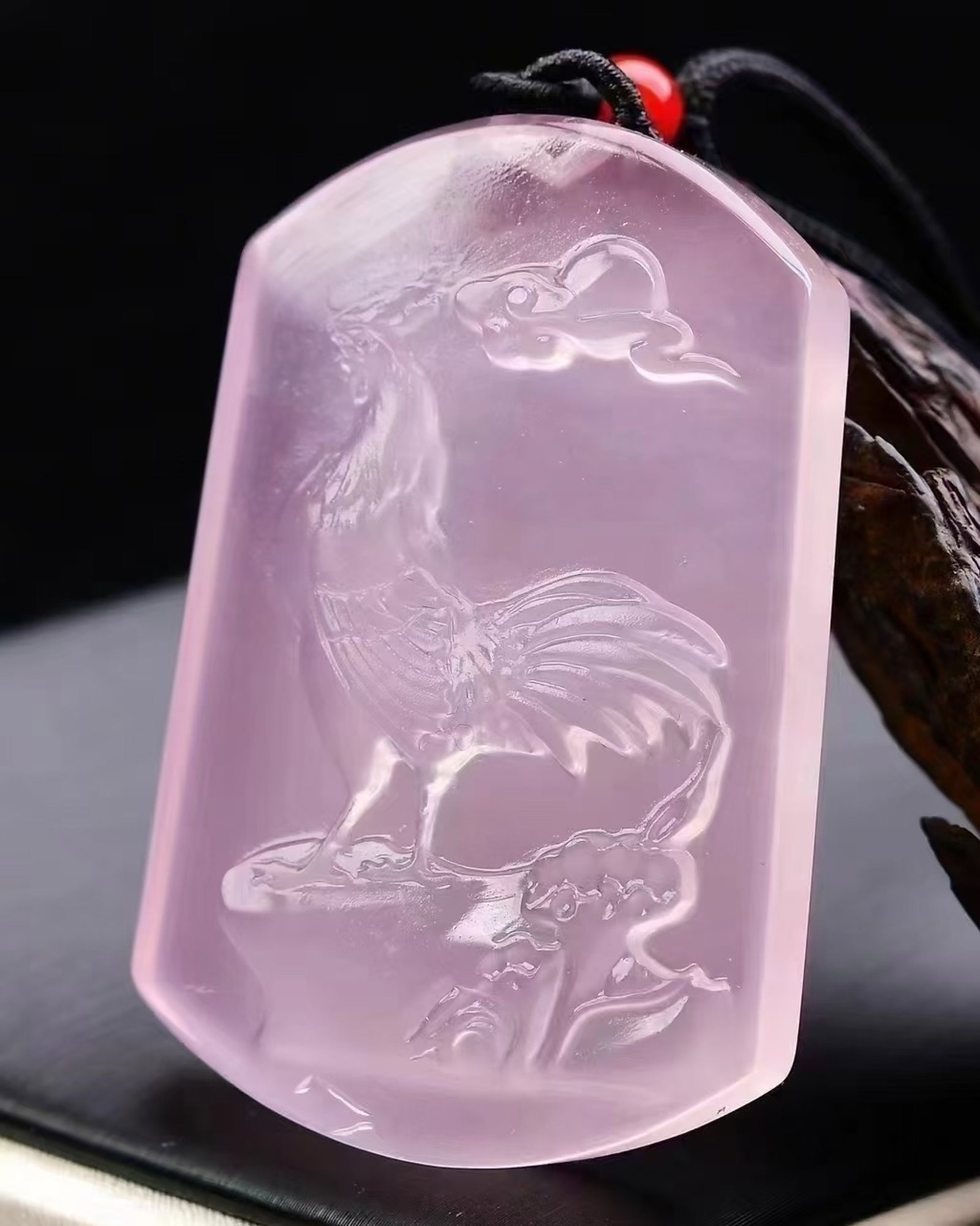 An Exquisite Crystal Rooster Pattern Pendant - 2
