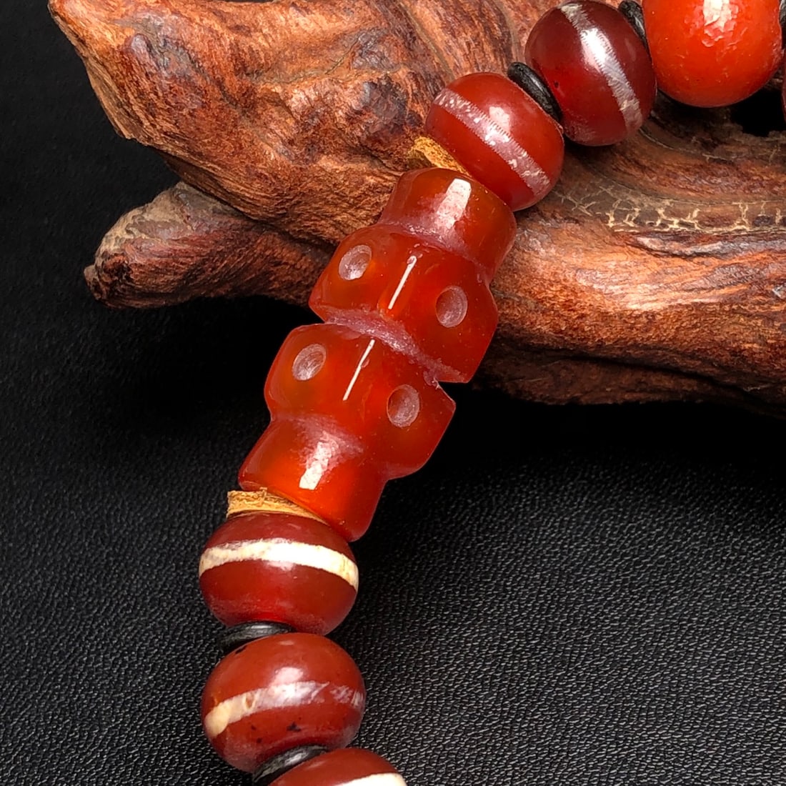 An Exquisite Dzi Bead Bracelets - 8
