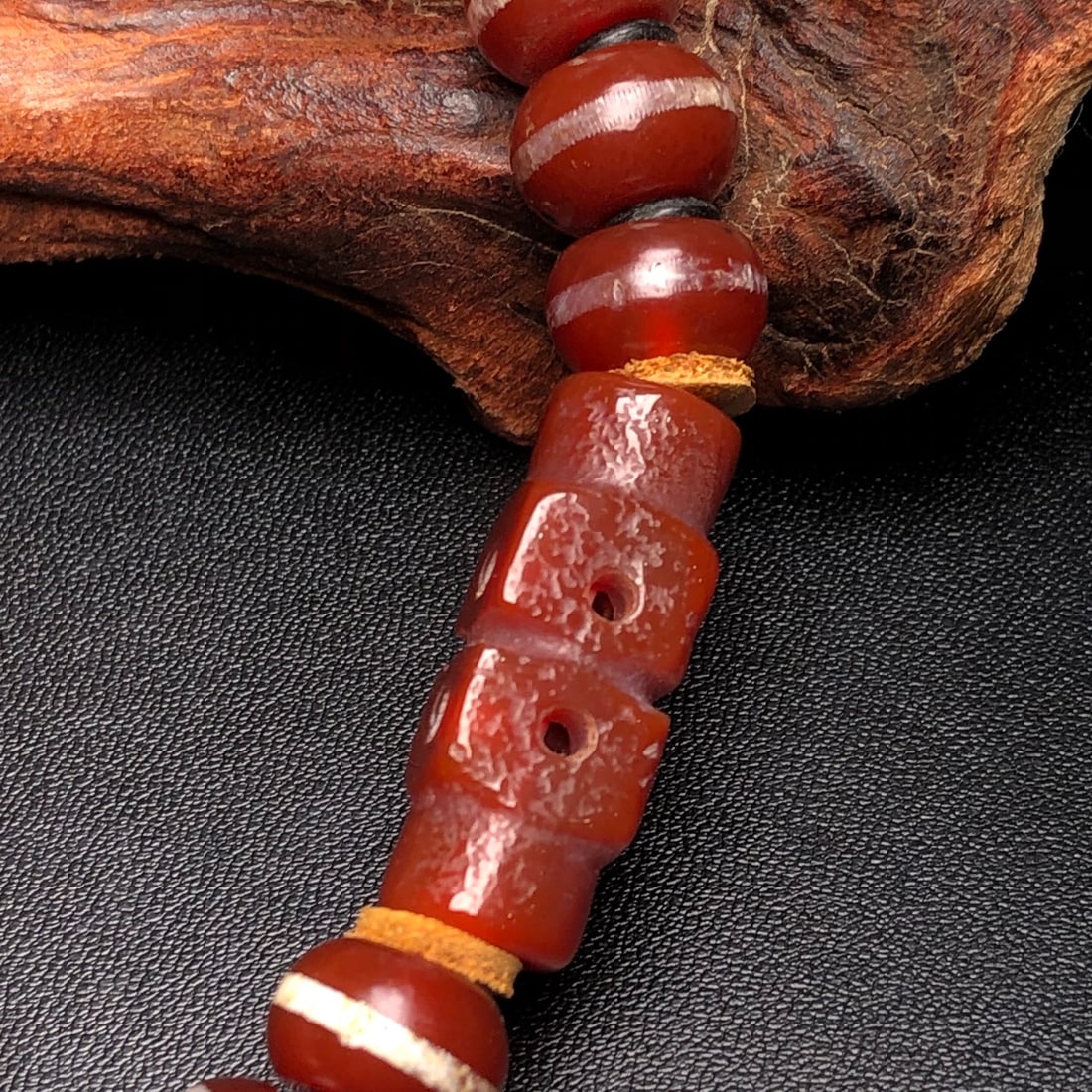 An Exquisite Dzi Bead Bracelets - 9