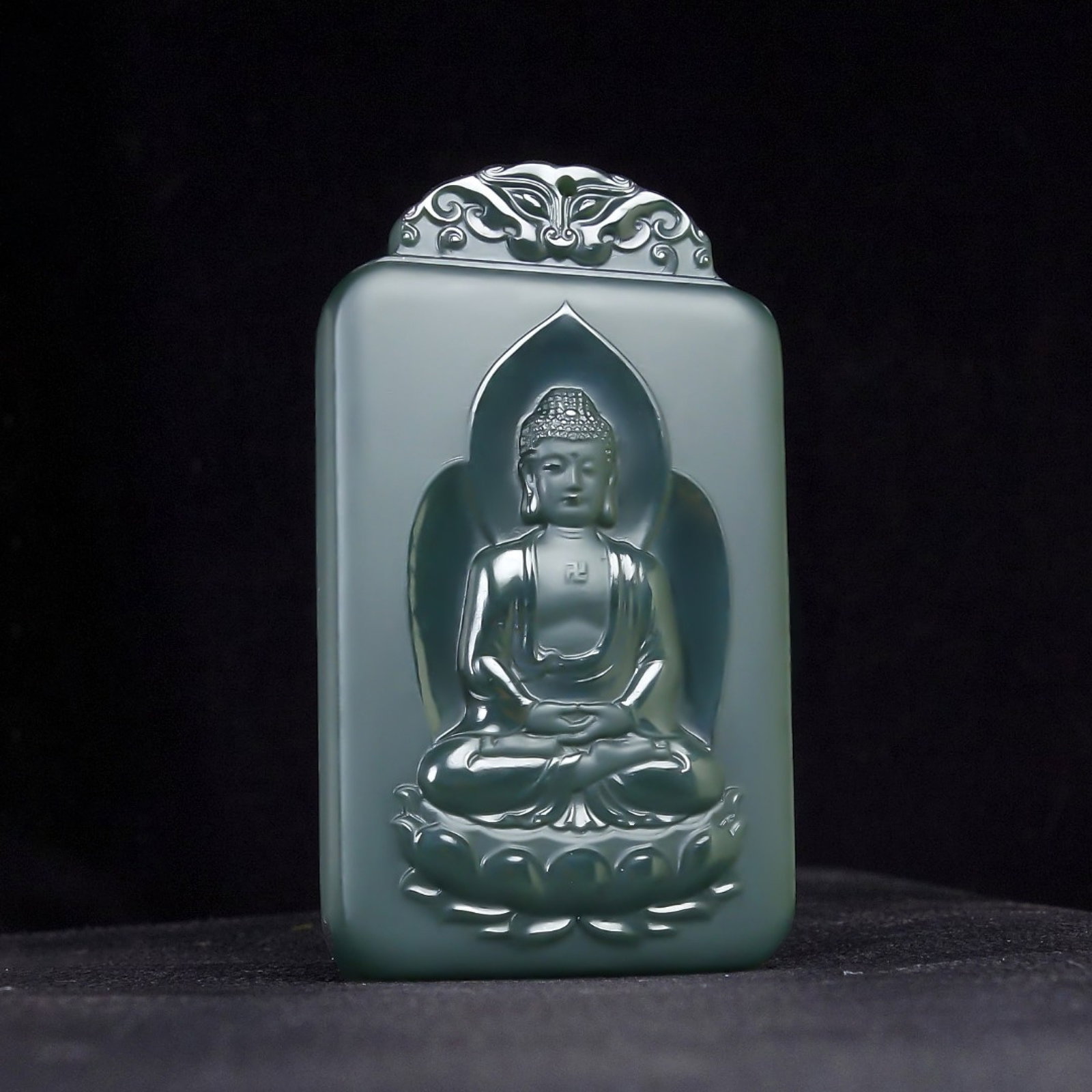 An Exquisite Greenish Jade Statue of Sakyamuni Pendant: An Exquisite Greenish Jade Statue of Sakyamuni Pendant,Size:64mmx37mmx10mm 青玉如来佛挂件