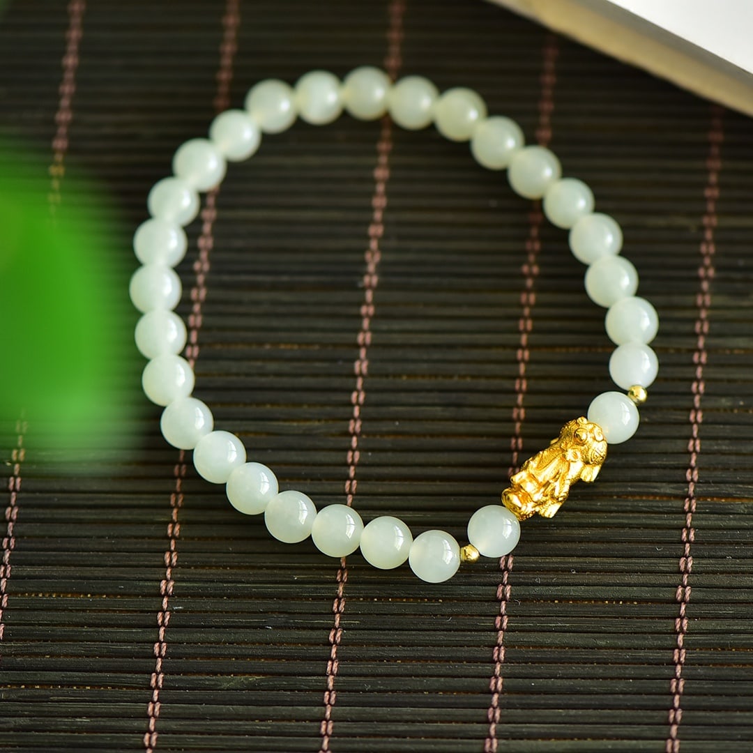 An Exquisite White Jade Bracelets - 2