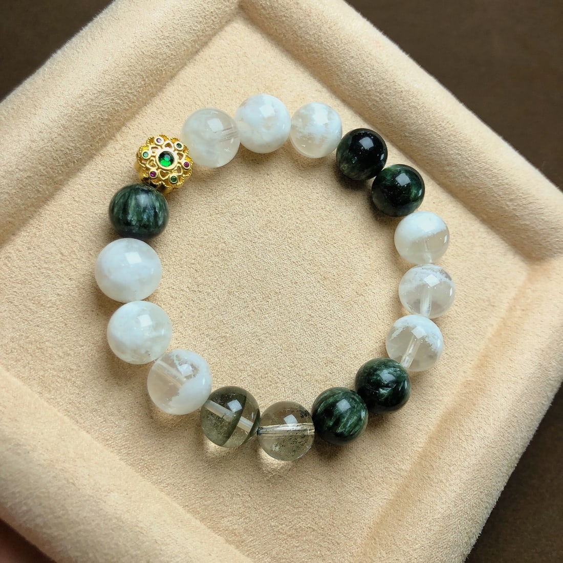 An Exquisite Crystal Bracelets - 9