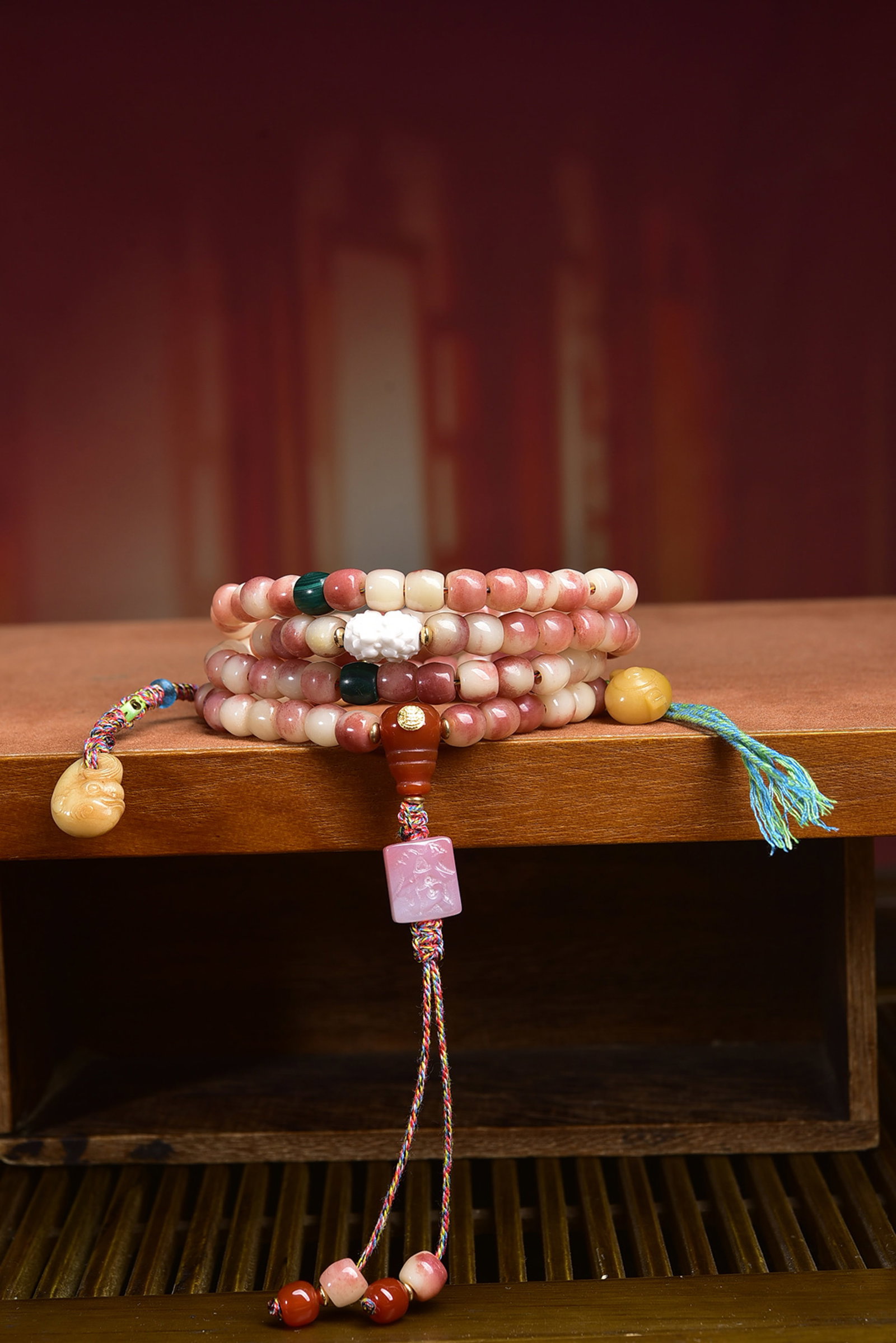 An Exquisite Bracelets - 3
