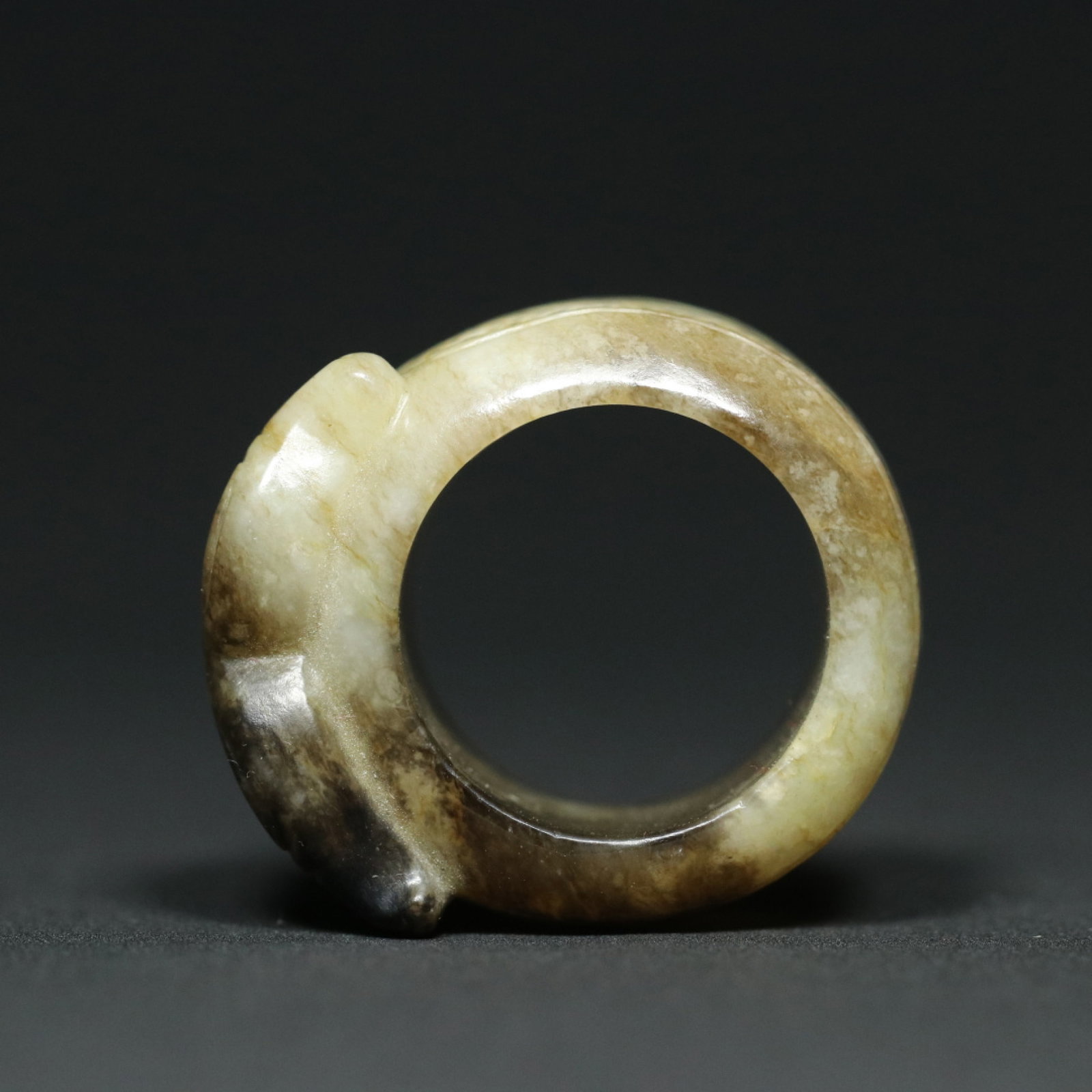 An Exquisite White Jade Buffalo Pattern Thumb Ring - 6