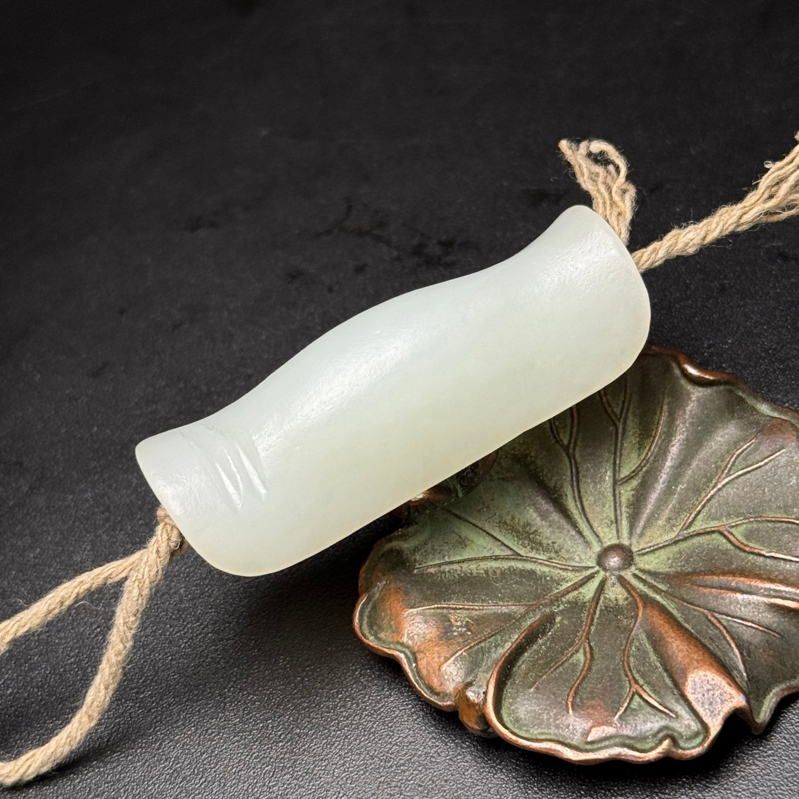 An Exquisite White Jade Turtle Shell Pendant - 2