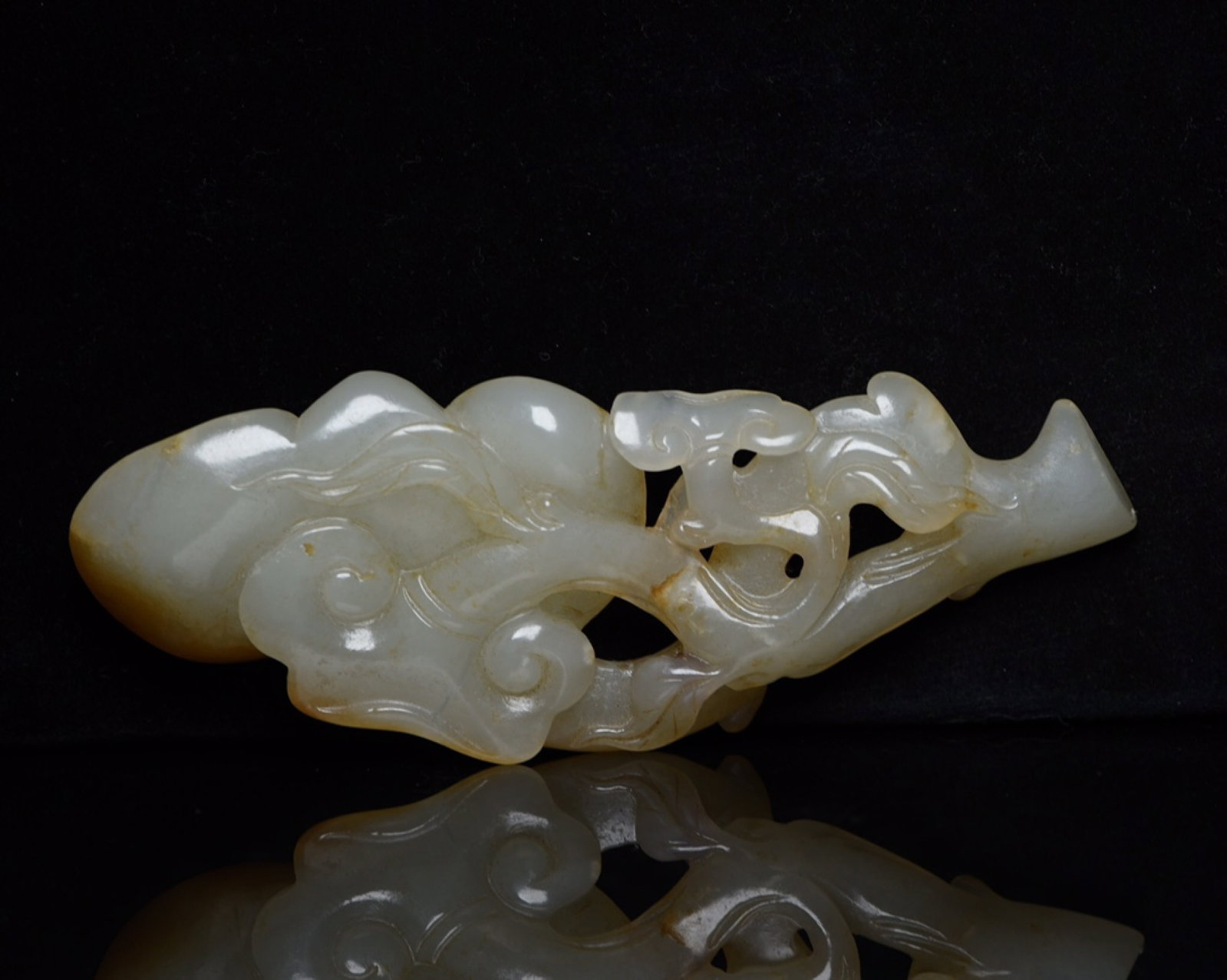 An Exquisite White Jade Ganoderma lucidum Pattern Ruyi - 2