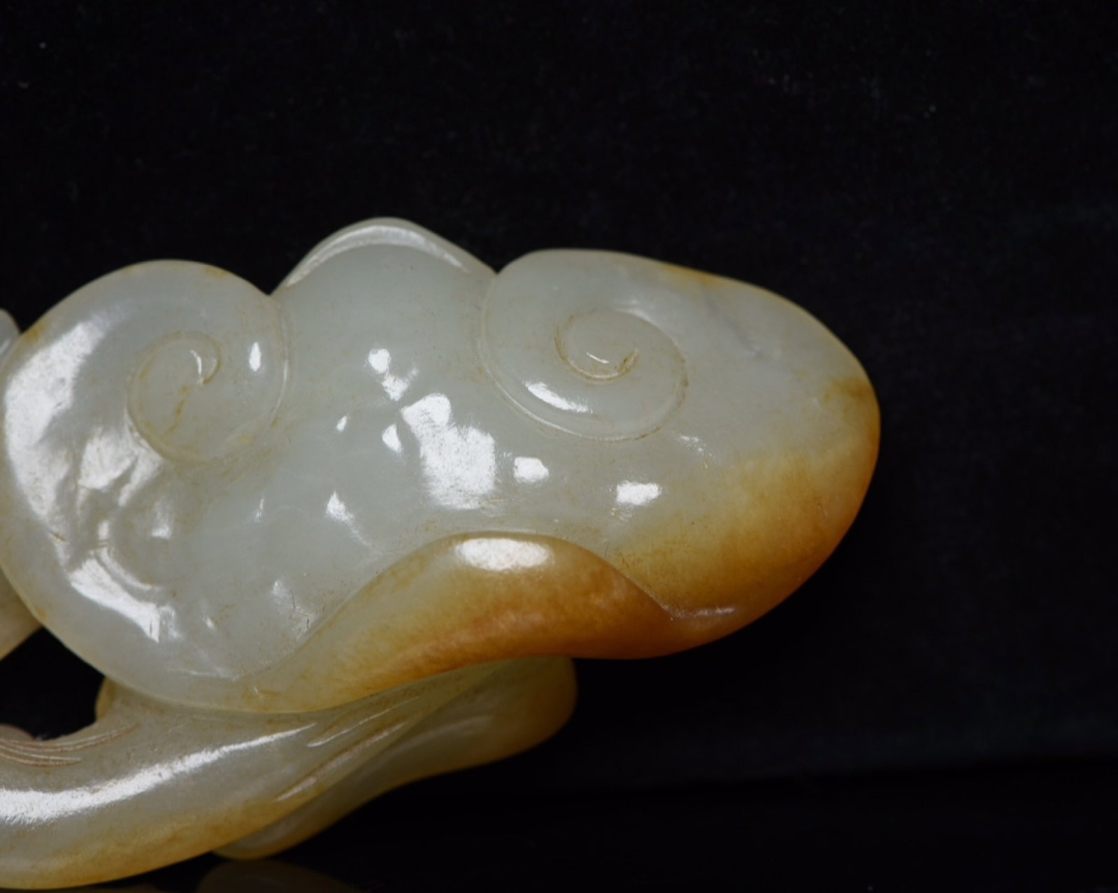 An Exquisite White Jade Ganoderma lucidum Pattern Ruyi - 6