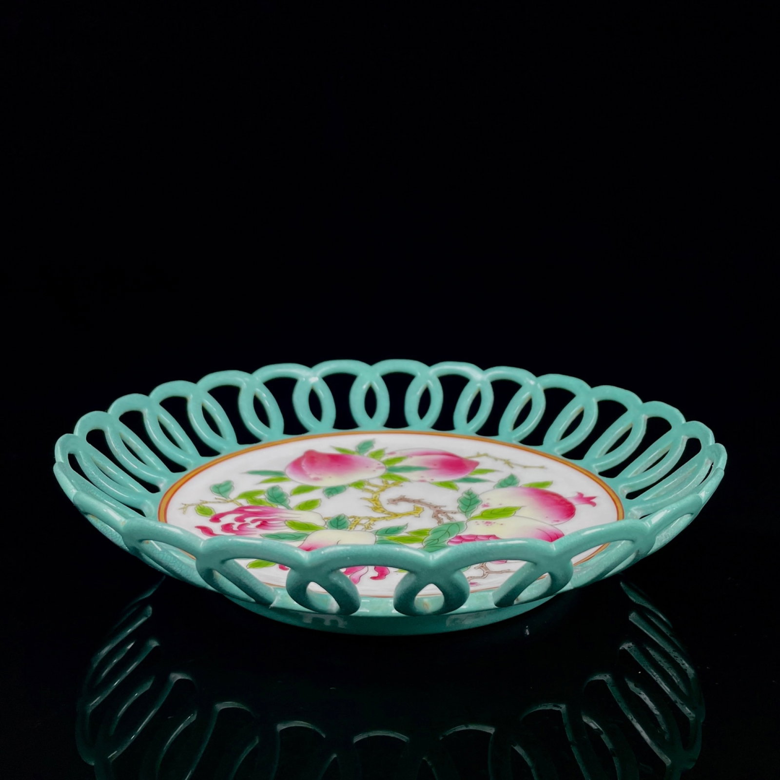 An Exquisite Famille-Rose Flower and Fruit Pattern Plate (1 of 9)