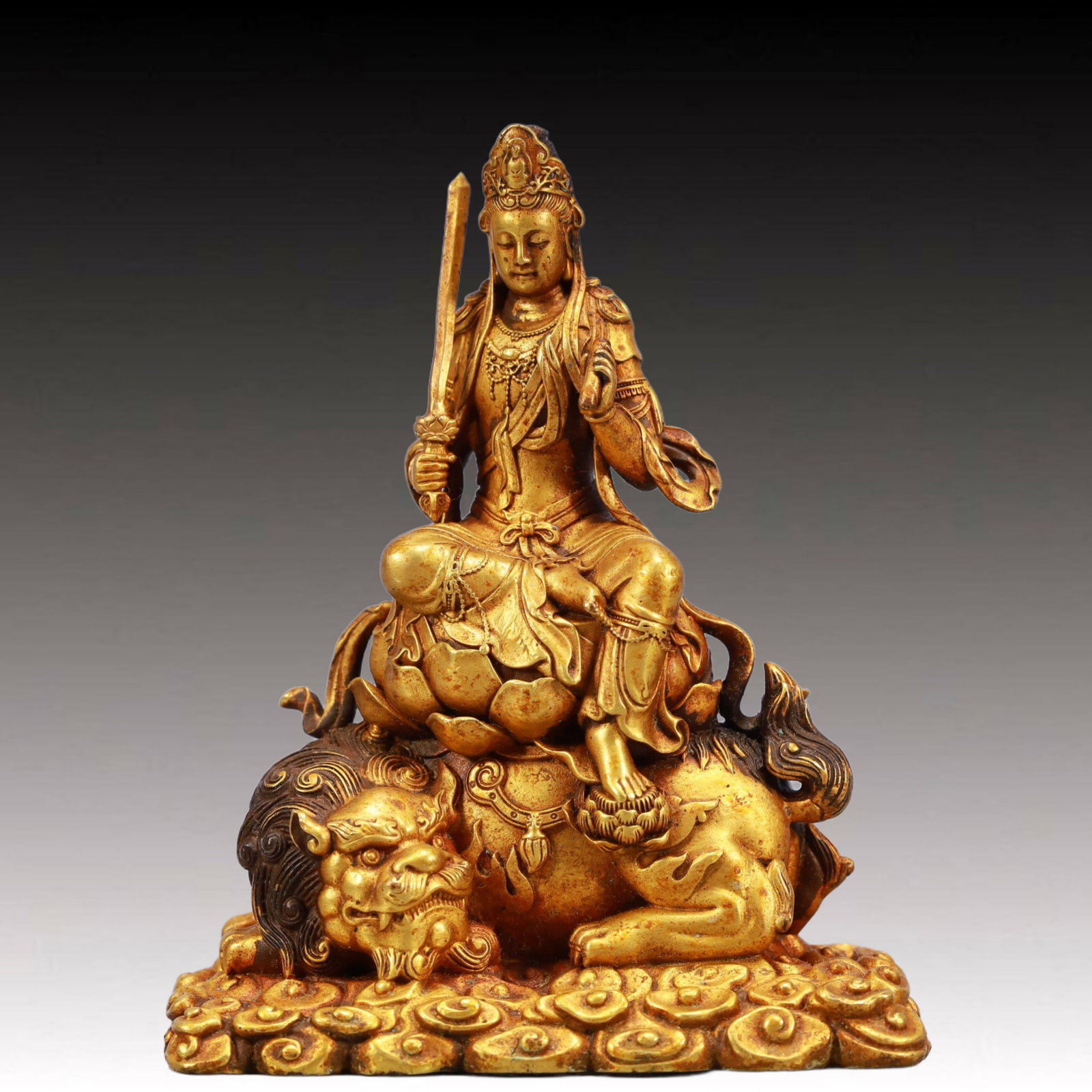 A Solemn Gilt Bronze Statue of Manjusri: A Solemn Gilt Bronze Statue of Manjusri,Ming Dynasty, China,Yongle Four-character Mark,Size:2.8inx1.6inx3.5in,Weight:491g 铜鎏金文殊菩萨像,中Þ