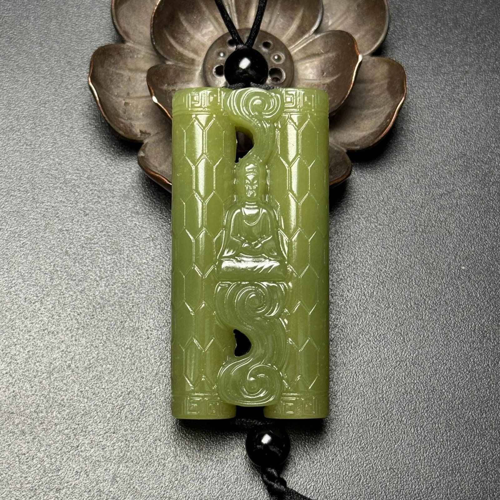 An Exquisite Yellow Jade Figure Pattern Pendant: An Exquisite Yellow Jade Figure Pattern Pendant,Qing Dynasty,China,Size:2.3inx1.1inx0.5in,Weight:47g 黄玉人物纹挂件,中国清代