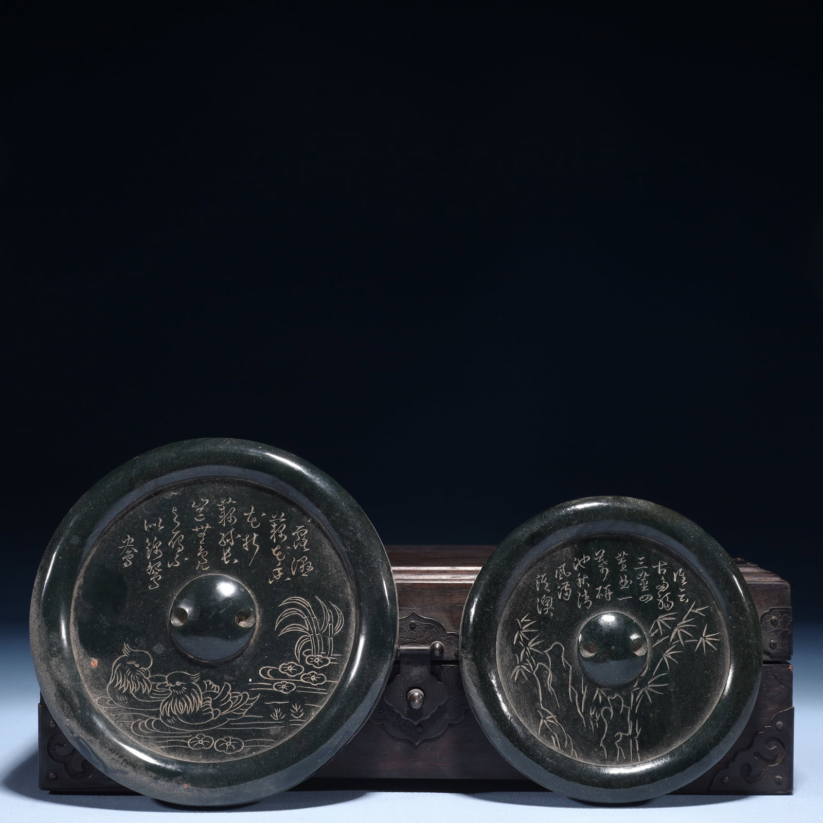 A Pair of Exquisite Jasper Mandarin Duck Pattern Mirrors,with poem: A Pair of Exquisite Jasper Mandarin Duck Pattern Mirrors,with poem,Qing Dynasty,China,Size:4.9inx0.8in,(Box)10.6inx5.9inx3.1in,Weight:750g