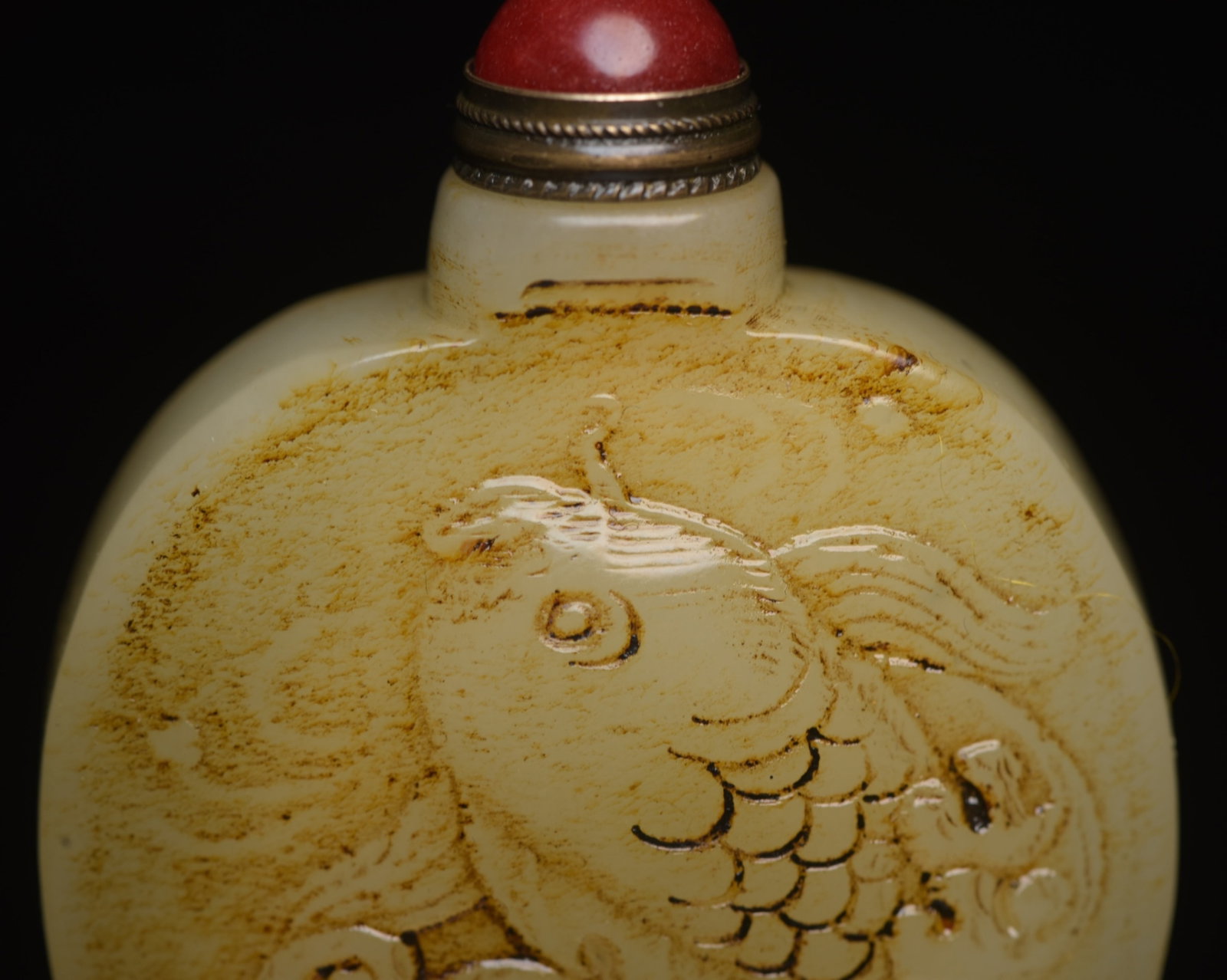An Exquisite White Jade Fish Pattern Snuff Bottle - 6