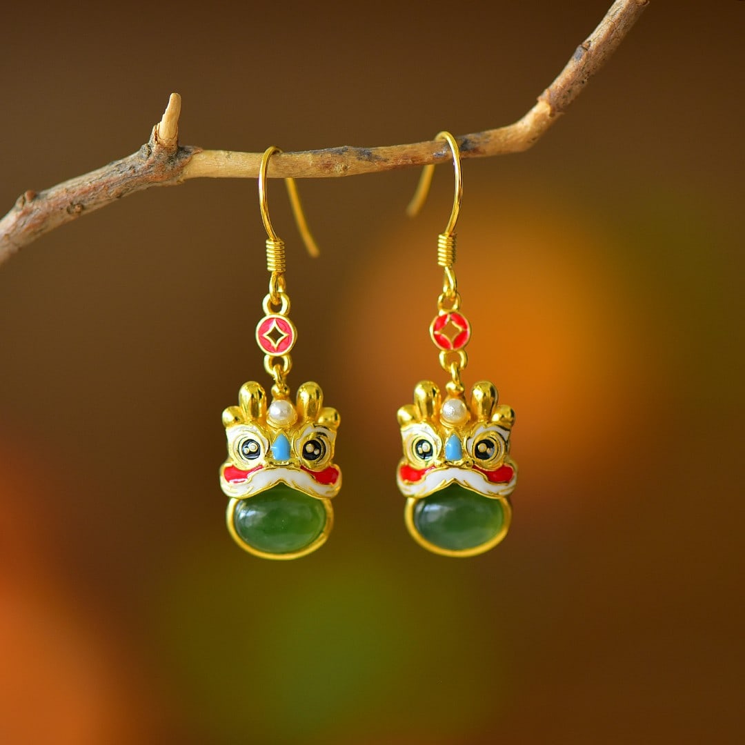 A Pair of Exquisite Sterling Silver-Gold Plated Inlaid Jasper Earrings: A Pair of Exquisite Sterling Silver-Gold Plated Inlaid Jasper Earrings,Size:0.2inx0.3in 一对纯银镀金镶碧玉耳环