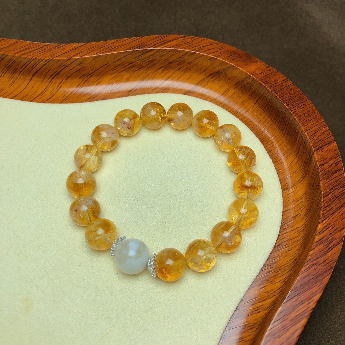 An Exquisite Crystal Bracelet: An Exquisite Crystal Bracelet,Size:0.4in,Weight:32.3g 水晶手串