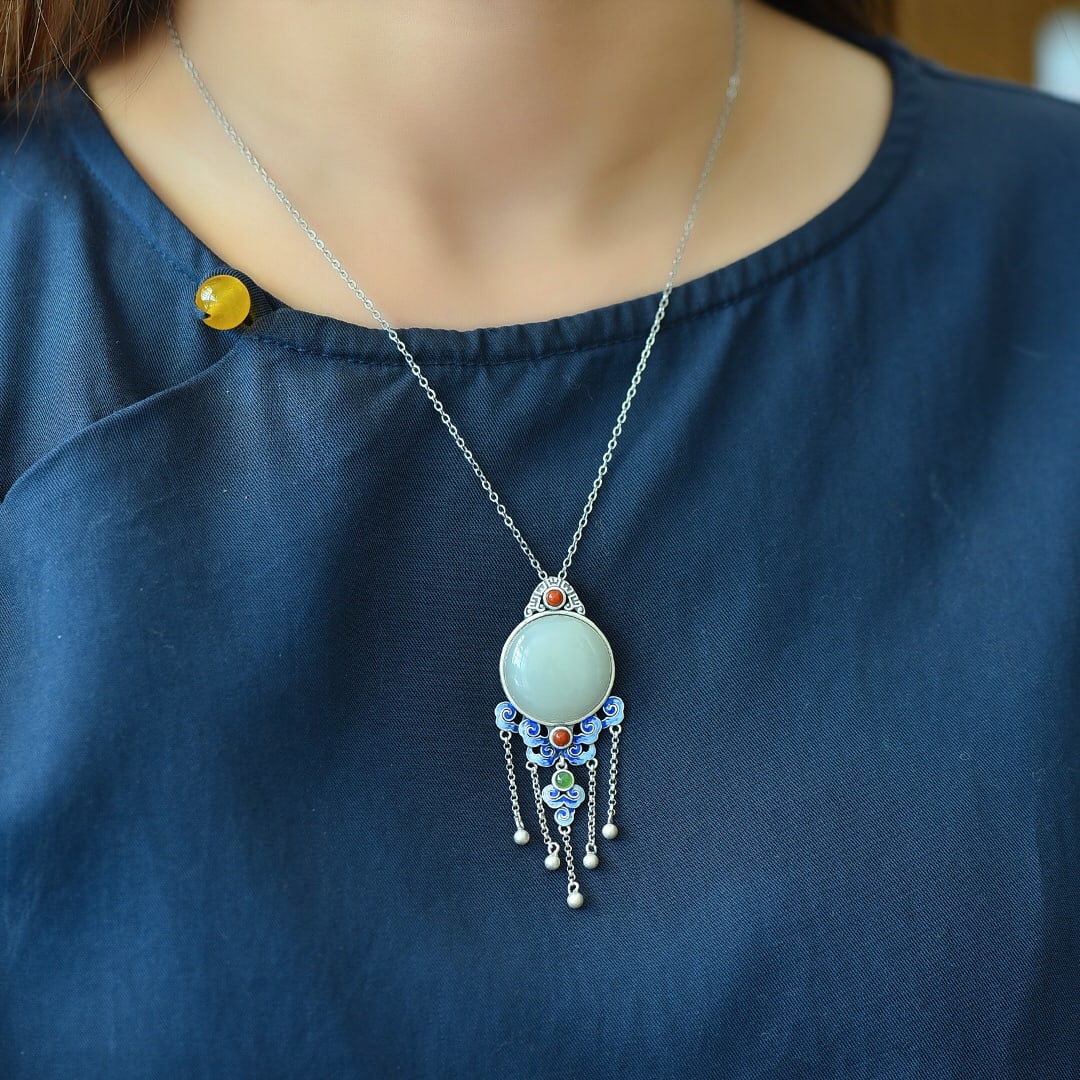 An Exquisite Sterling Silver Inlaid White Jade Enamel Necklace: An Exquisite Sterling Silver Inlaid White Jade Enamel Necklace,Size:0.8inx0.8in 纯银镶白玉珐琅项链