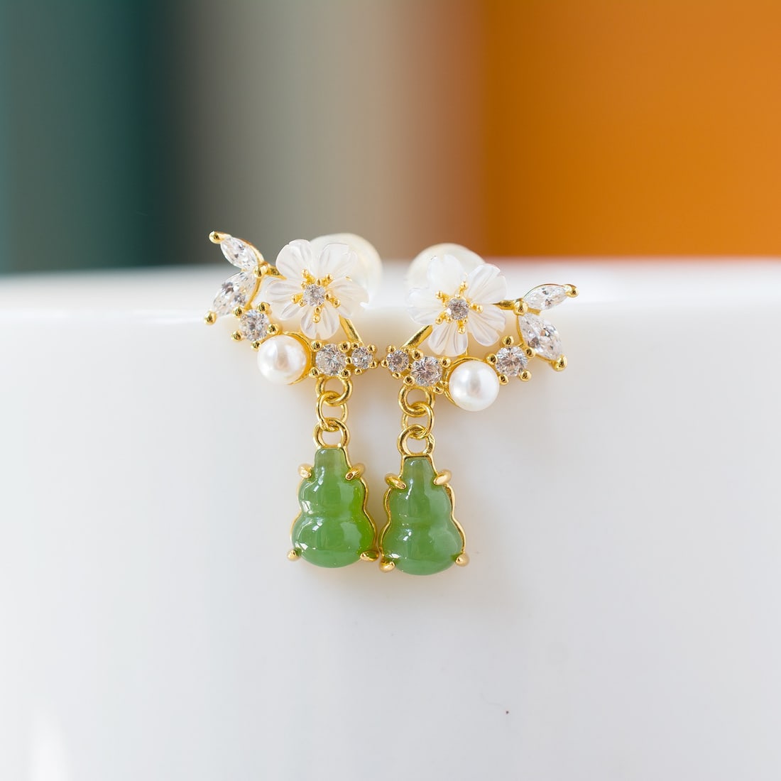 A Pair of Exquisite Sterling Silver-Gold Plated Inlaid Jasper Earrings,Inlaid Diamond: A Pair of Exquisite Sterling Silver-Gold Plated Inlaid Jasper Earrings,Inlaid Diamond,Size:0.2inx0.3in 一对纯银镀金镶碧玉耳环,嵌