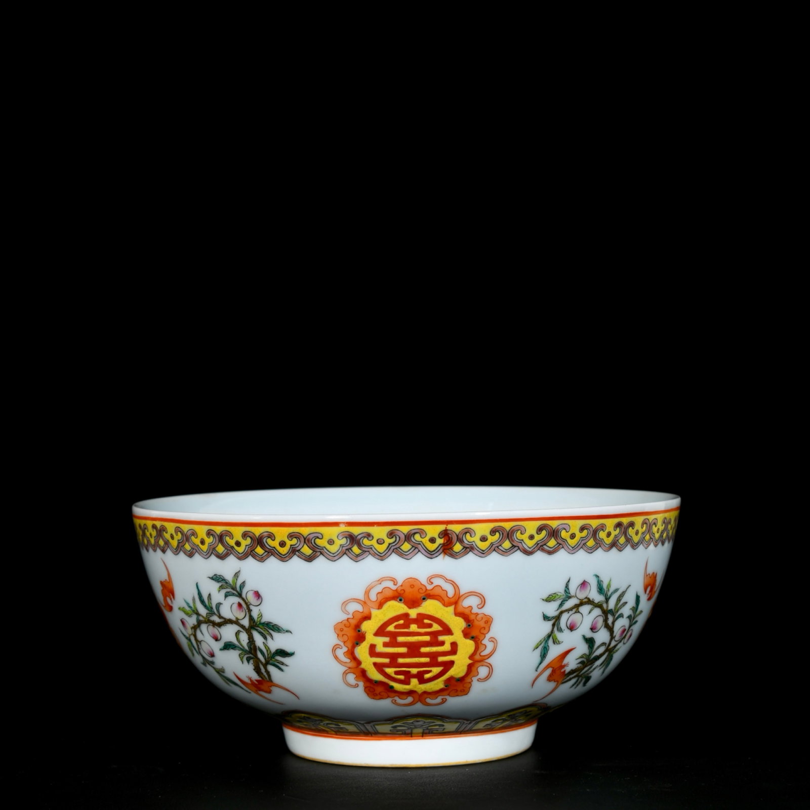 An Exquisite Famille-Rose Bats and Peach Pattern Bowl: An Exquisite Famille-Rose Bats and Peach Pattern Bowl,Qing Dynasty,China,Yongzheng Six-Character Mark,Size:3.9inx8.6in 粉彩福寿纹碗,中国清代