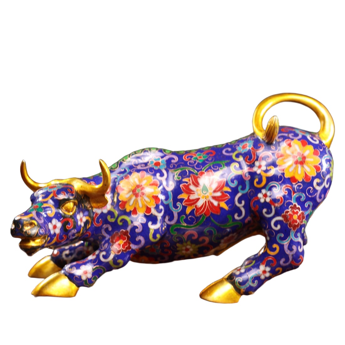 An Exquisite Gilt Bronze Cloisonne Lotus Pattern Buffalo Ornament: An Exquisite Gilt Bronze Cloisonne Lotus Pattern Buffalo Ornament,Qing Dynasty,China,Qianlong Four-character Mark,Size:7.9inx11.8inx5.9in,Weight:2900g 铜鎏金景泰蓝&