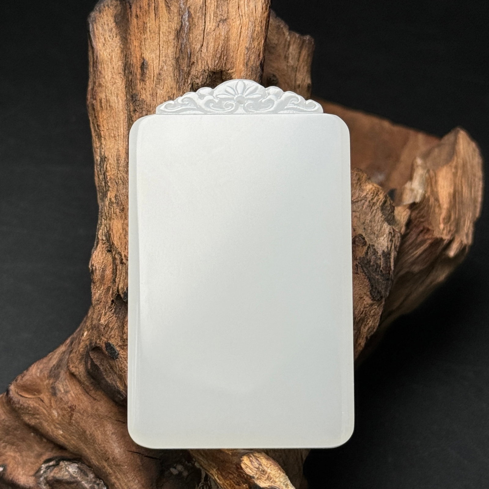 An Exquisite White Jade Pendant: An Exquisite White Jade Pendant,Qing Dynasty,China,Size:35mmx59mmx7mm,Weight:38g 白玉挂件,中国清代