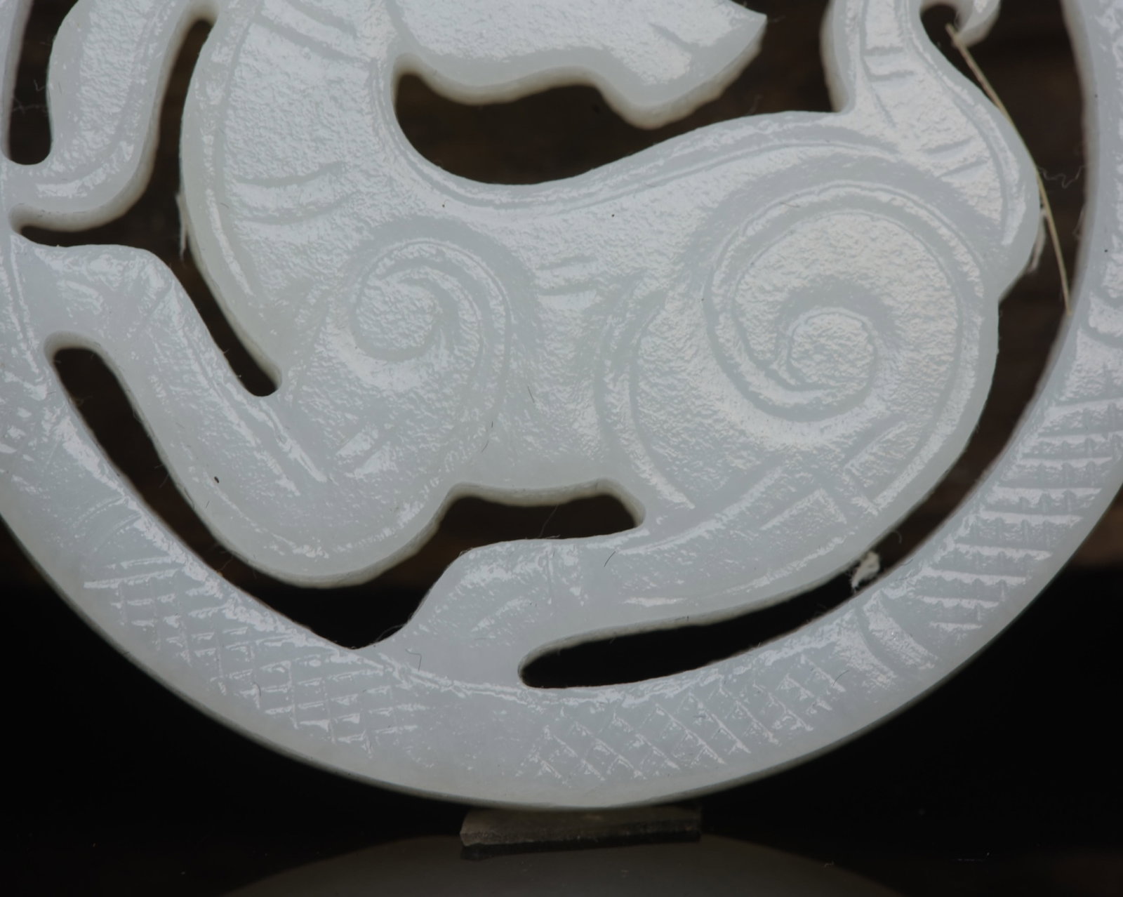 An Exquisite White Jade Deer Pattern Pendant - 7