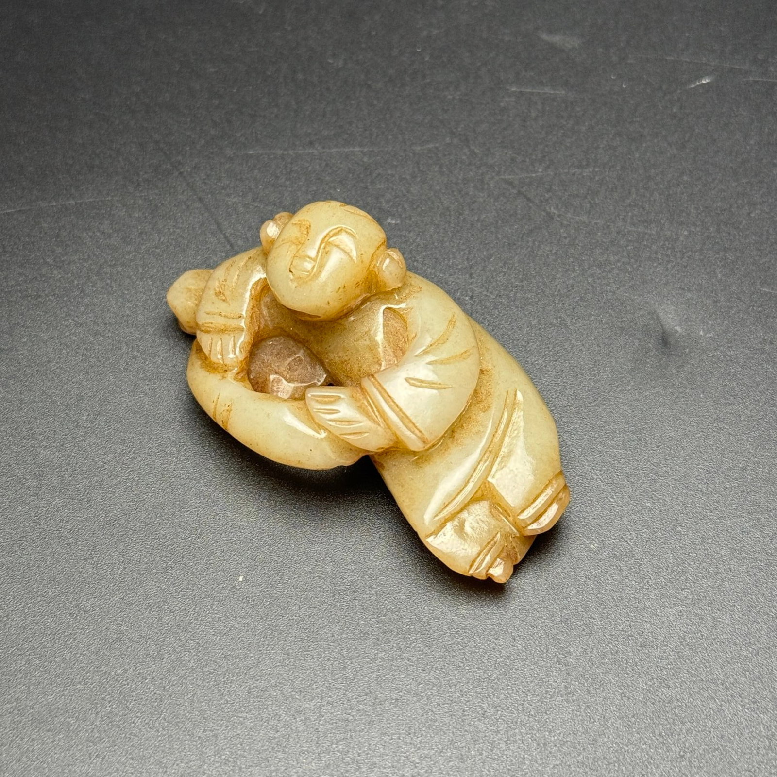 An Exquisite White Jade Figure Ornament: An Exquisite White Jade Figure Ornament,Qing Dynasty,China,Size:62mmx34mmx25mm,Weight:43g 白玉人物摆件,中国清代