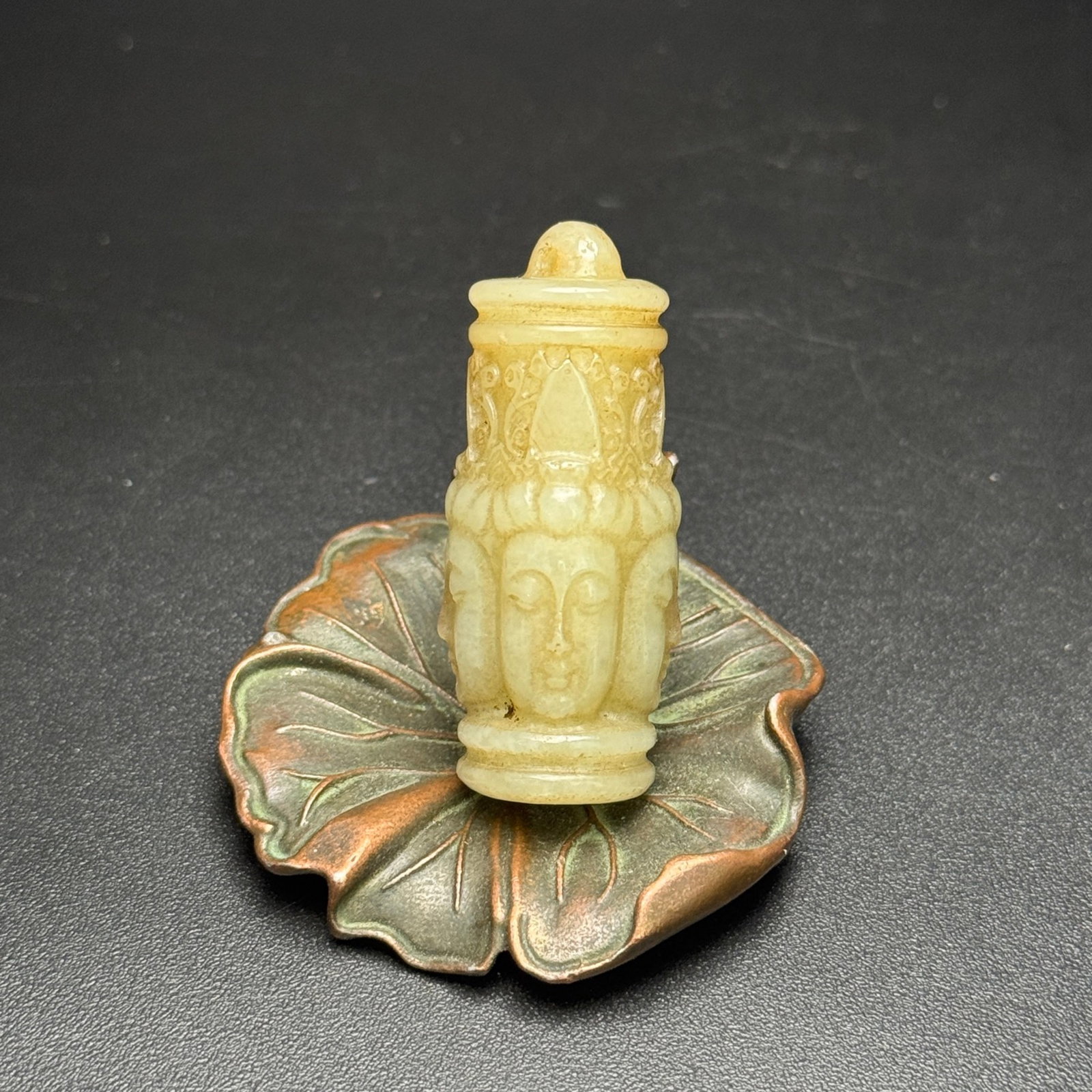 An Exquisite White Jade Buddha Statue Pendant: An Exquisite White Jade Buddha Statue Pendant,Qing Dynasty,China,Size:16mmx16mmx45mm,Weight:22g 白玉佛像挂件,中国清代