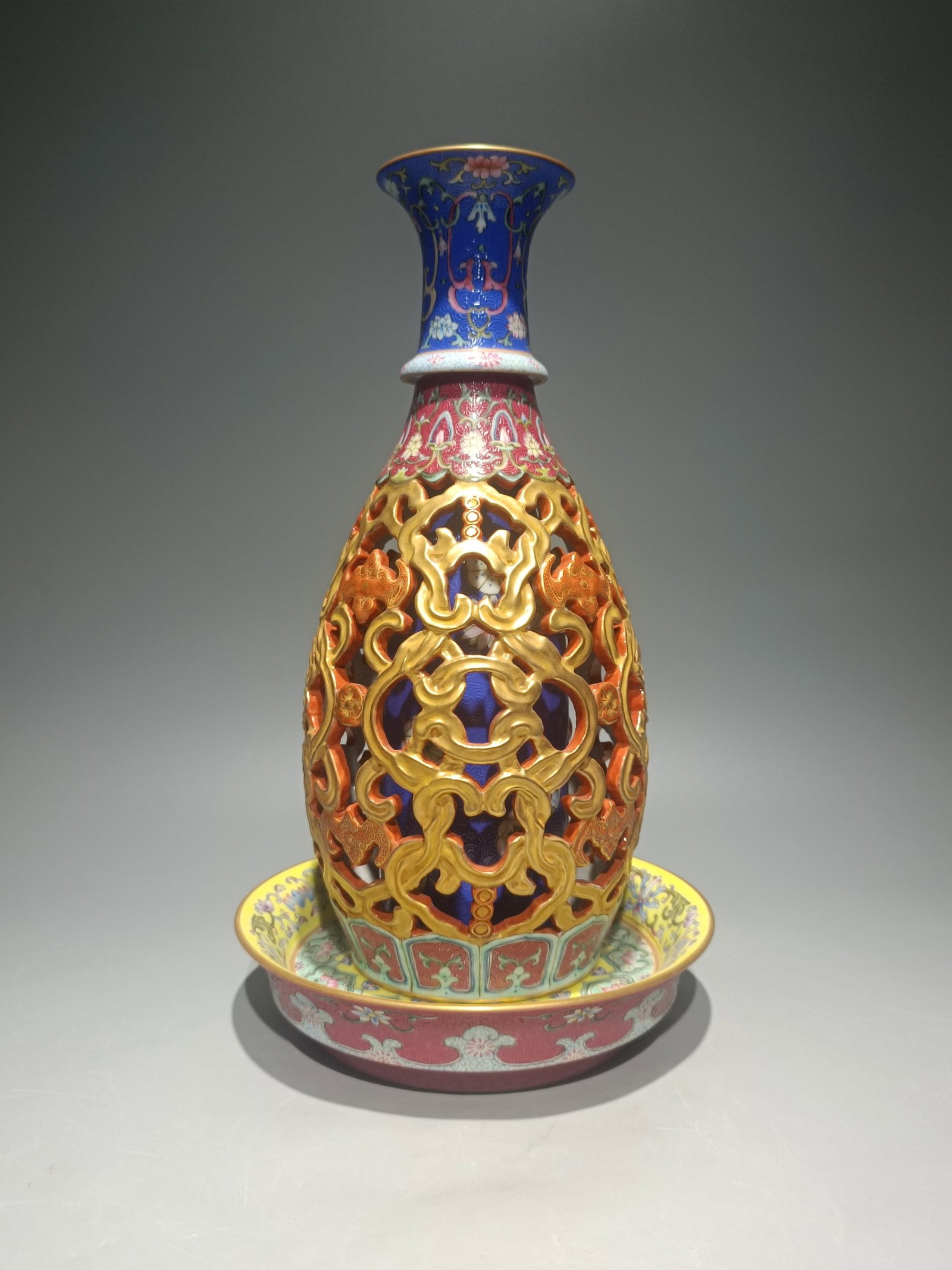 A Rare Enamel Painted Gold Lotus Pattern Vase: A Rare Enamel Painted Gold Lotus Pattern Vase,Qing Dynasty,China,Qianlong Four-character Mark,Size:12inx6.7in 珐琅彩描金缠枝莲纹瓶,中&