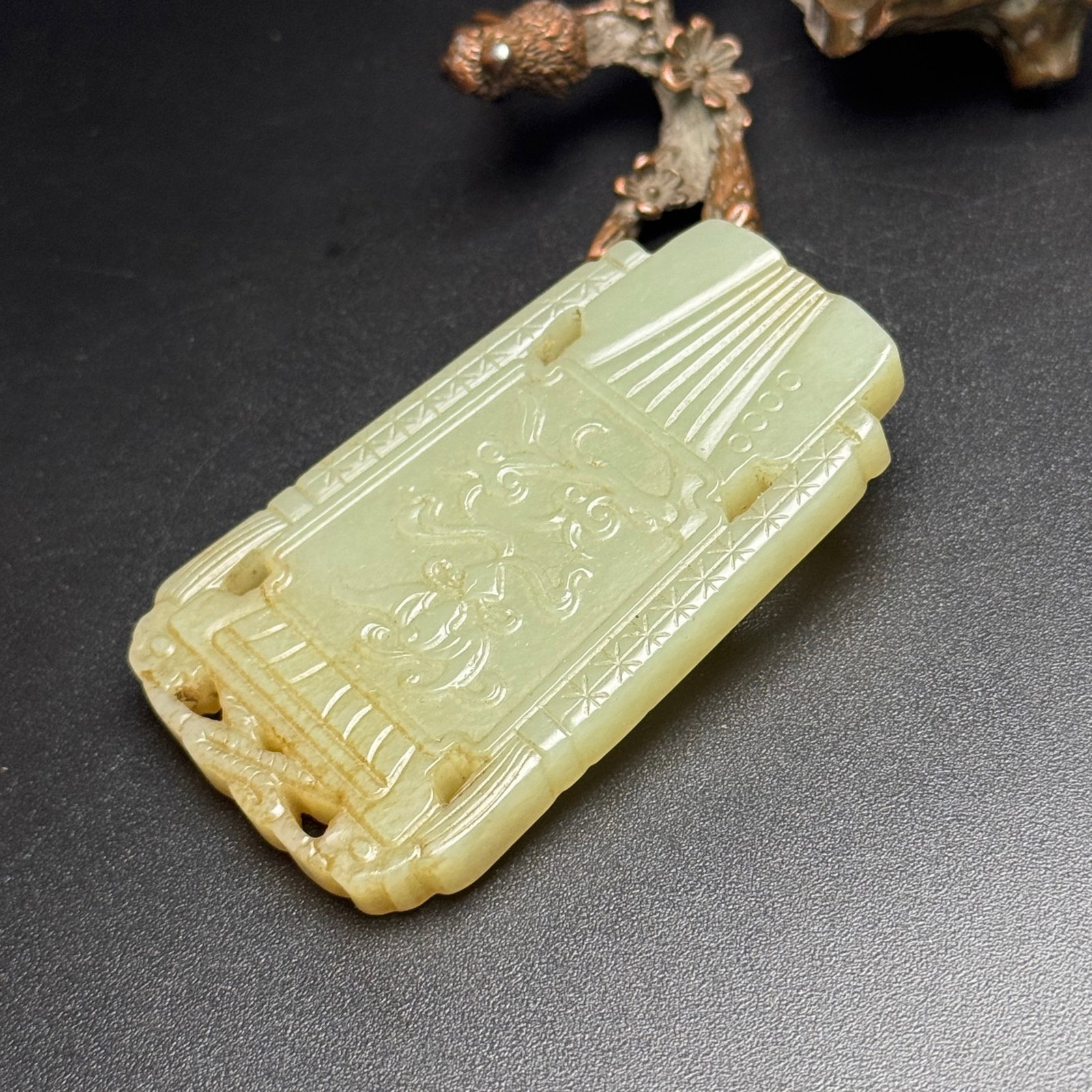 An Exquisite White Jade Beast Pattern Pendant - 3