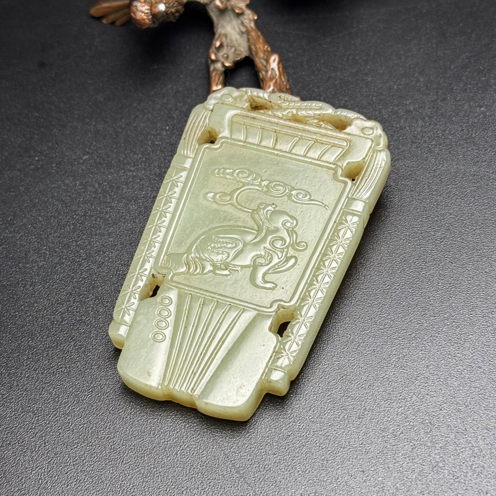An Exquisite White Jade Beast Pattern Pendant - 7