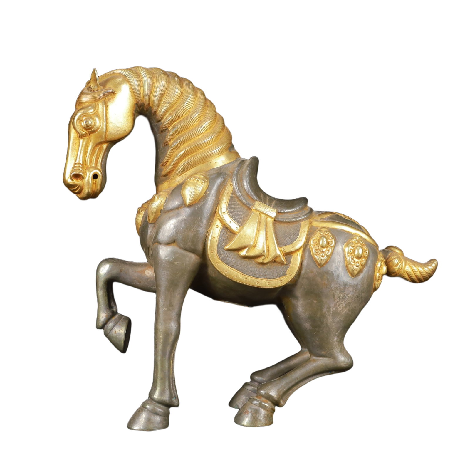 An Exquisite Gilt Silver Horse Ornament: An Exquisite Gilt Silver Horse Ornament,Tang Dynasty,China,Zhenguan Four-Character Mark,Size:10.2inx3.5inx9.8in,Weight:1400g 银鎏金马摆件,中国唐&#