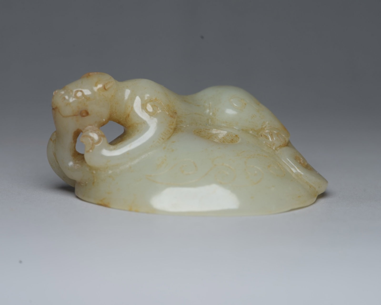 An Exquisite White Jade Dragon Pendant (1 of 9)