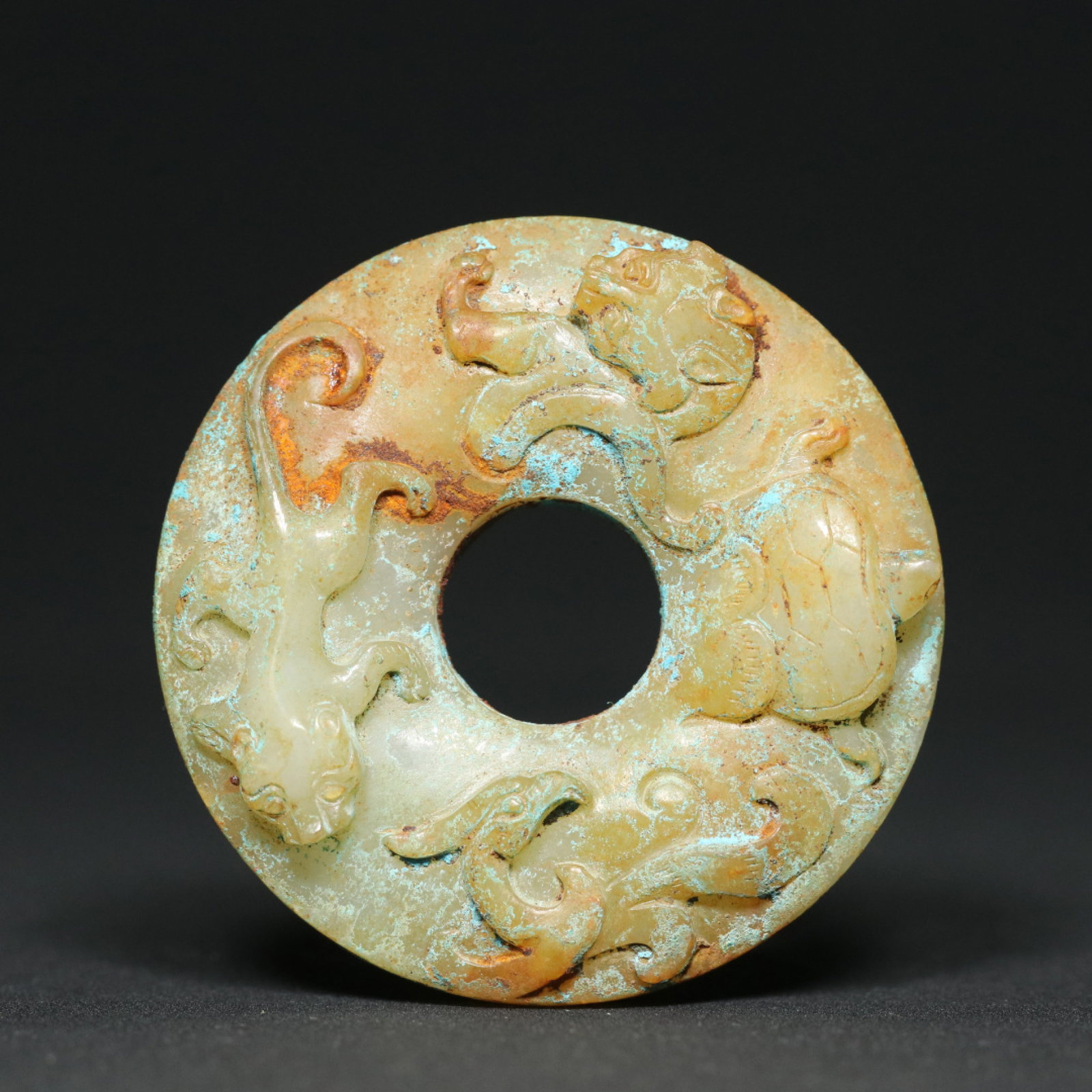 An Exquisite White Jade Auspicious Beast Pattern Pendant: An Exquisite White Jade Auspicious Beast Pattern Pendant,Han Dynasty,China,Size:2.1inx0.5in,Weight:48g 白玉瑞兽纹挂件,中国汉代