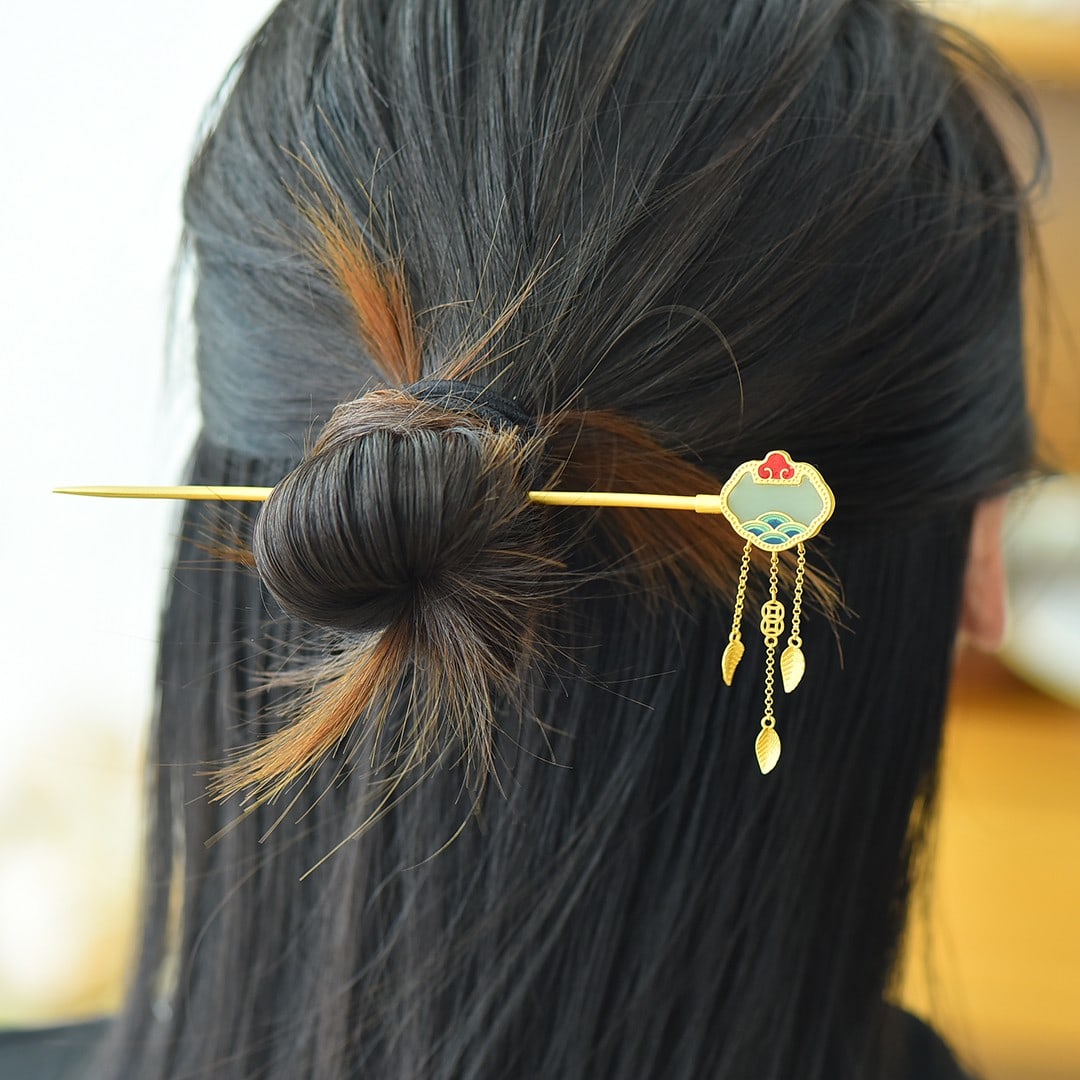 An Exquisite Sterling Silver-Gold Plated Inlaid White Jade Hairpin: An Exquisite Sterling Silver-Gold Plated Inlaid White Jade Hairpin,Size:15mmx20mm 纯银镀金镶白玉发簪