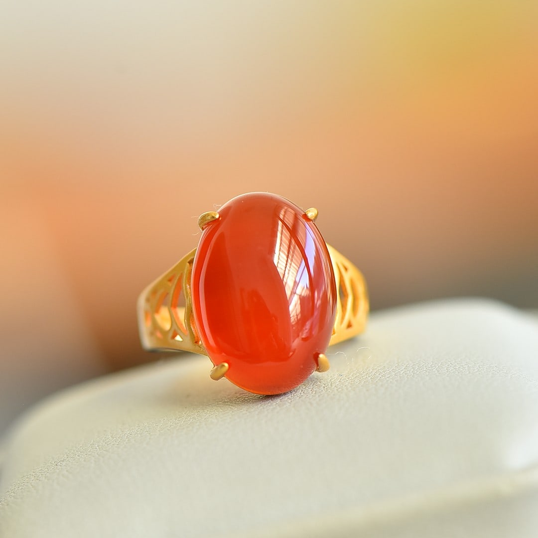 An Exquisite Sterling Silver-Gold Plated Inlaid Agate Ring: An Exquisite Sterling Silver-Gold Plated Inlaid Agate Ring,Size:13mmx18mm 纯银镀金镶玛瑙戒指